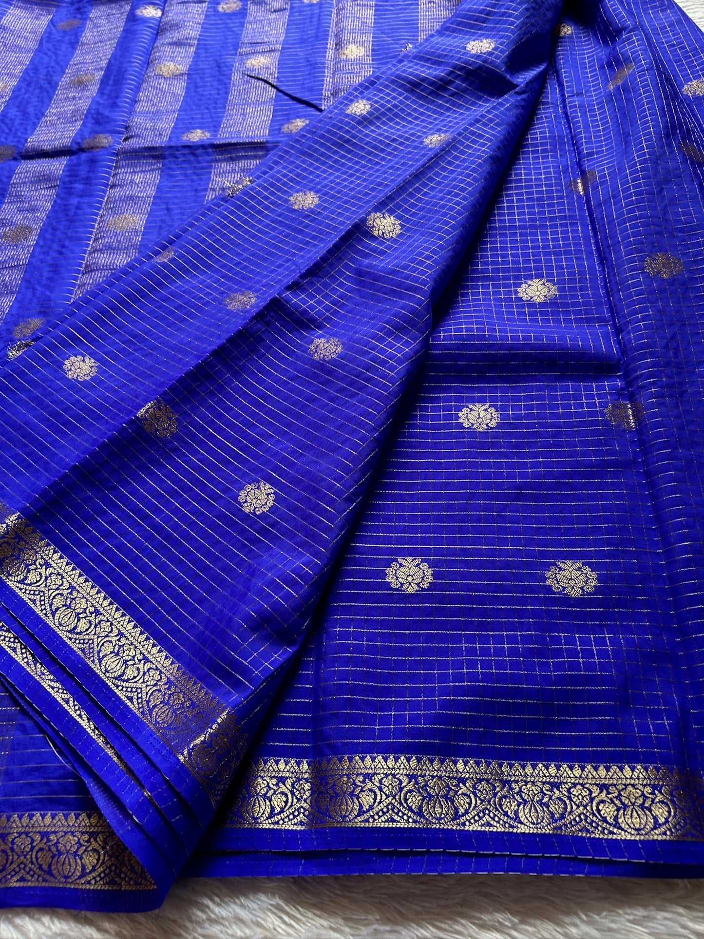 Semi Crepe : Solid Royal blue