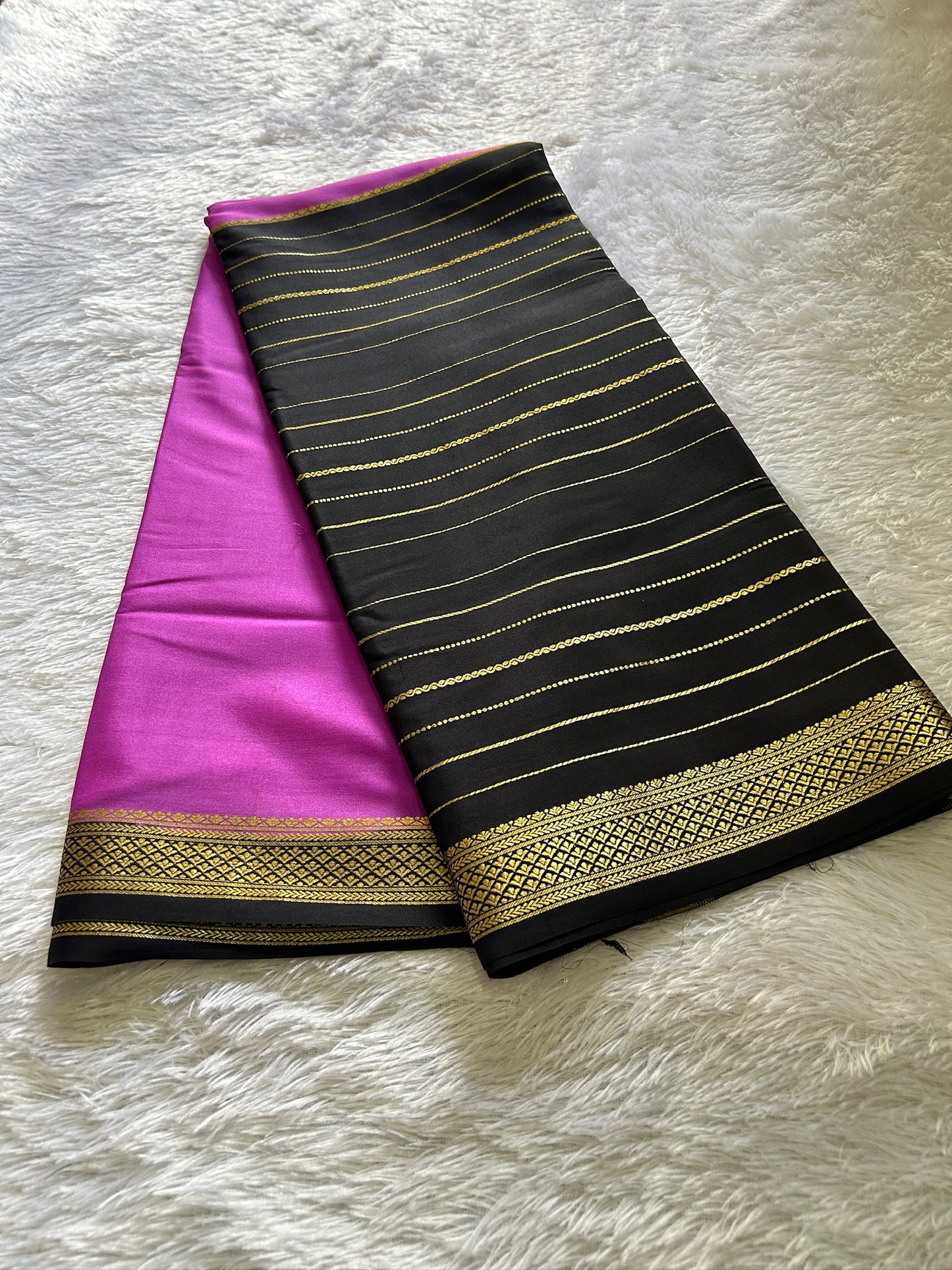 Avani (2D): Pink-black