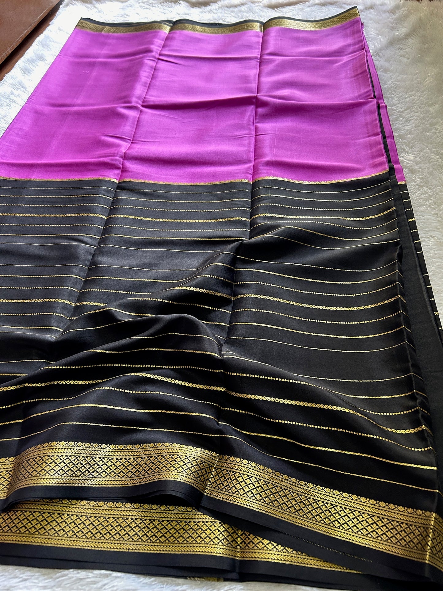 Avani (2D): Pink-black