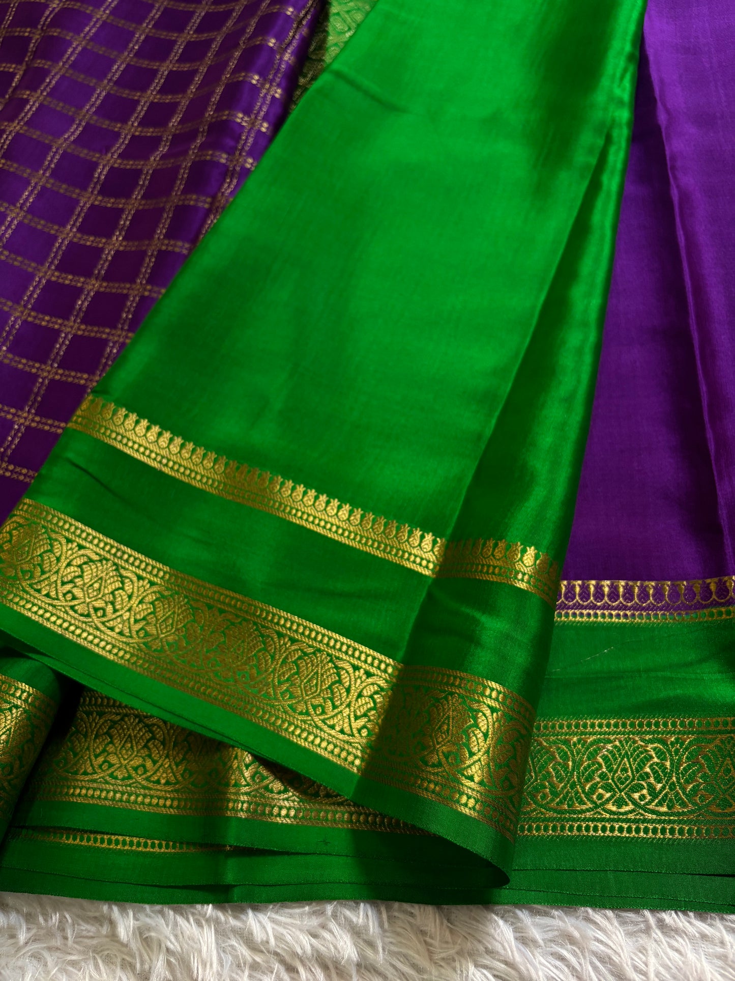 Saroja (2D) : Purple-leaf green