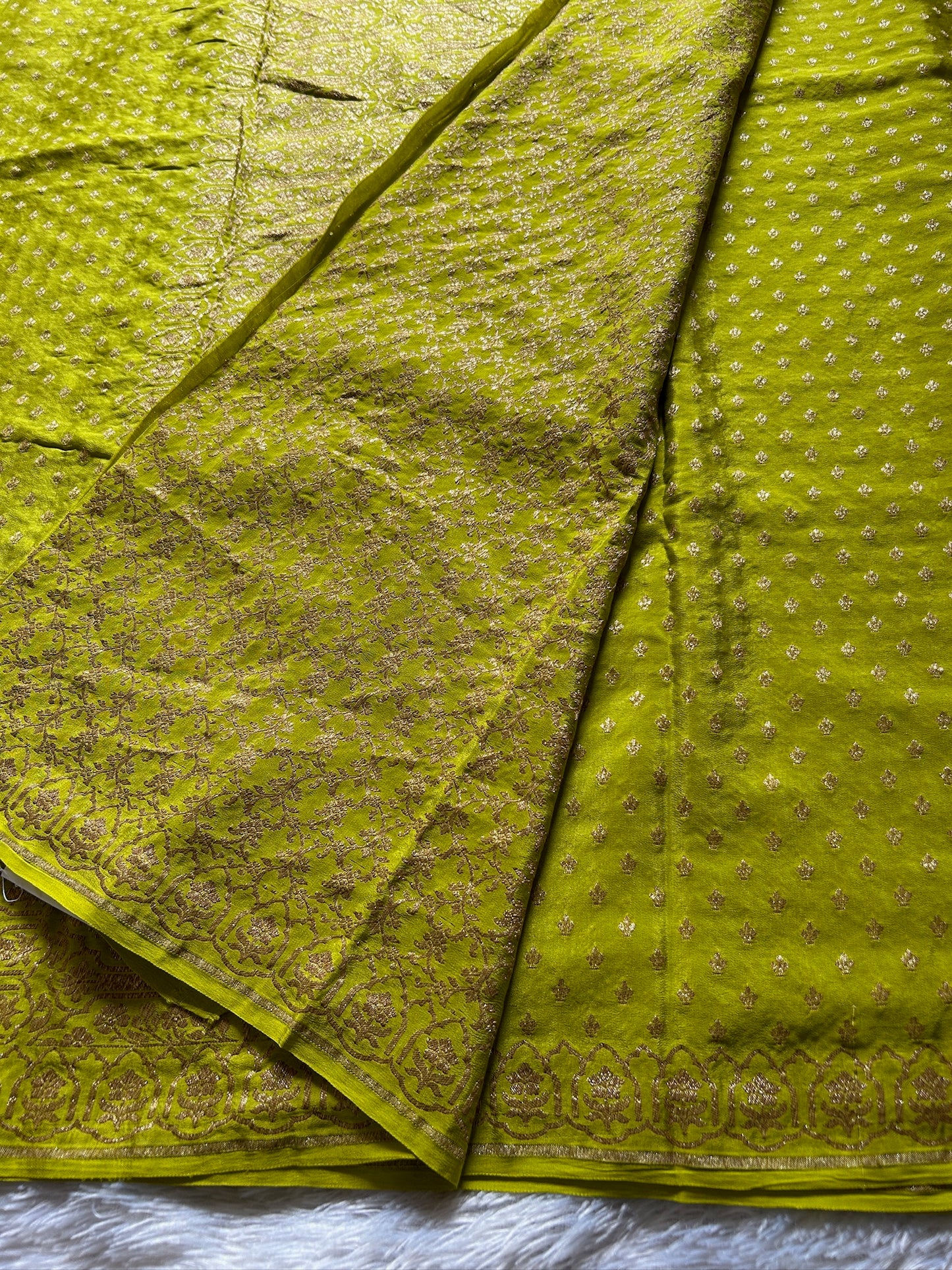 Mahiya : Solid Mehendi green