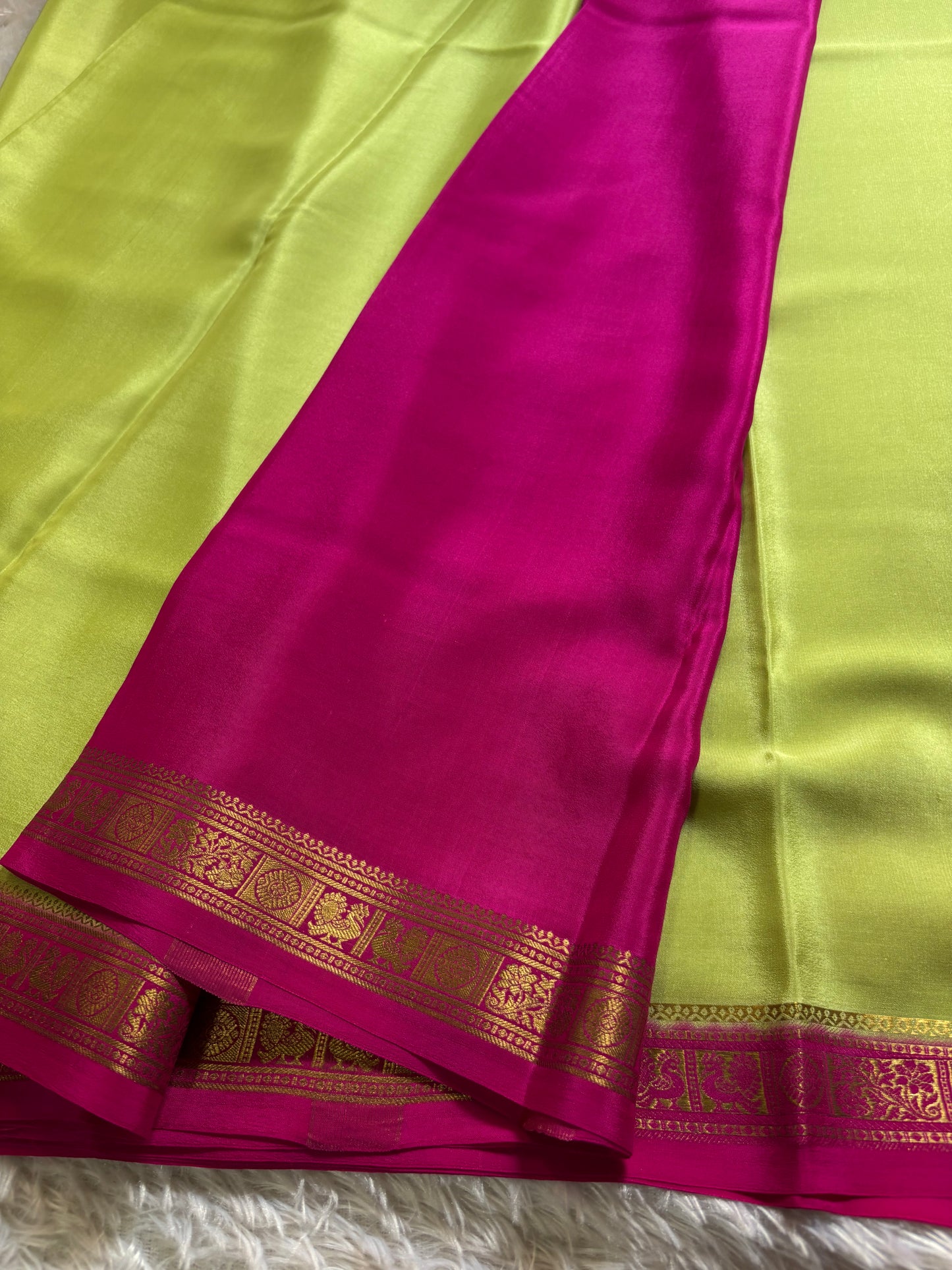 Pragathi (2D) : Pista green-rani pink