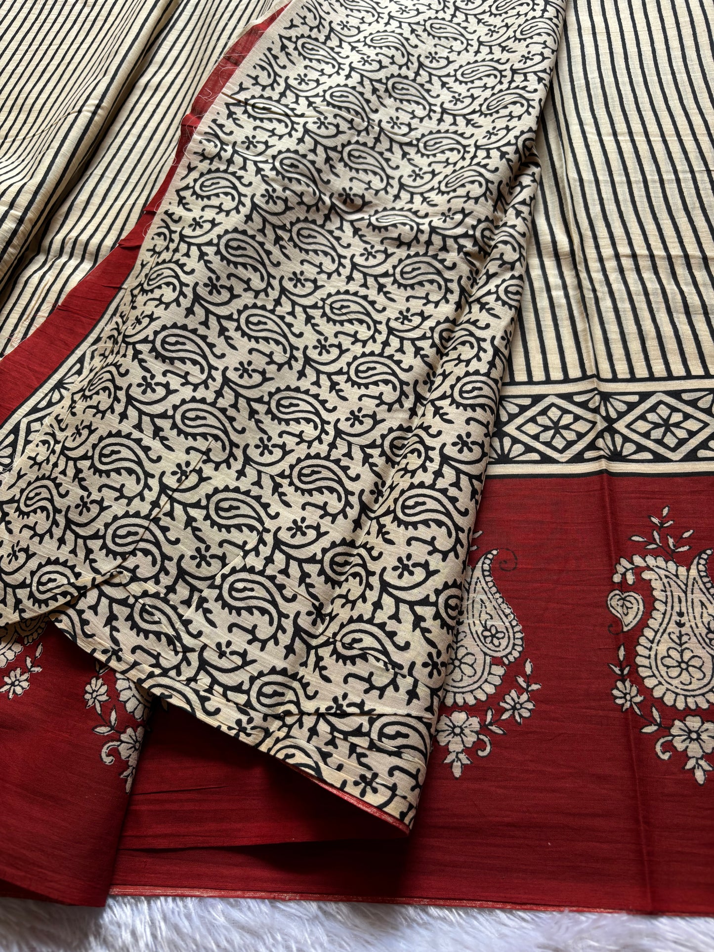 Mulmul : Printed Light beige