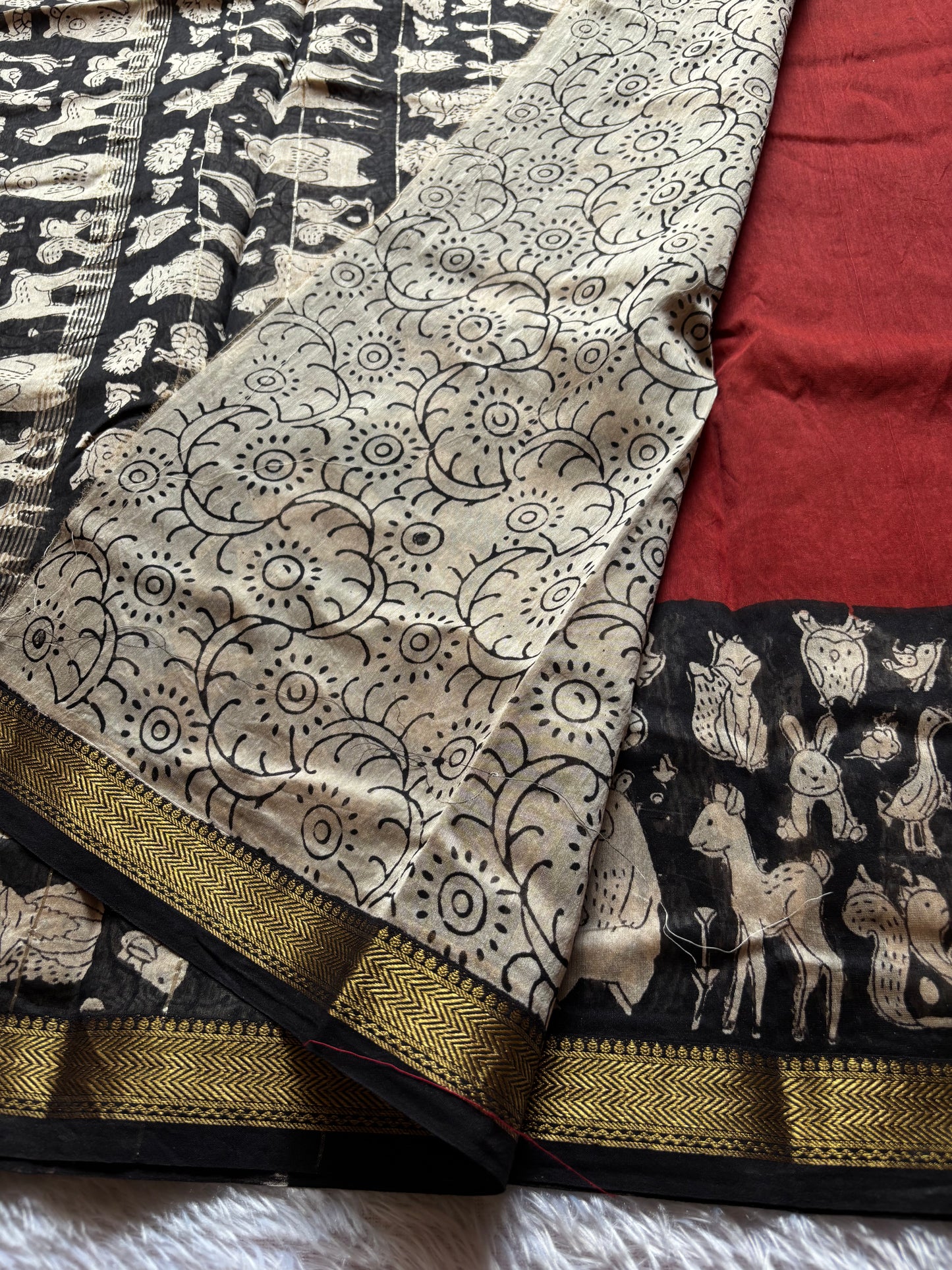 Maheshwari (2D) : Burnt red-black
