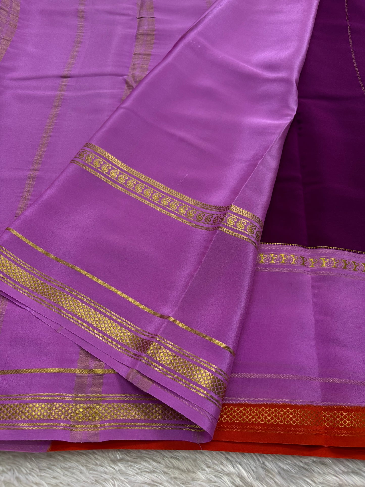 Triguna (3D) : Deep plum-lavender-orange