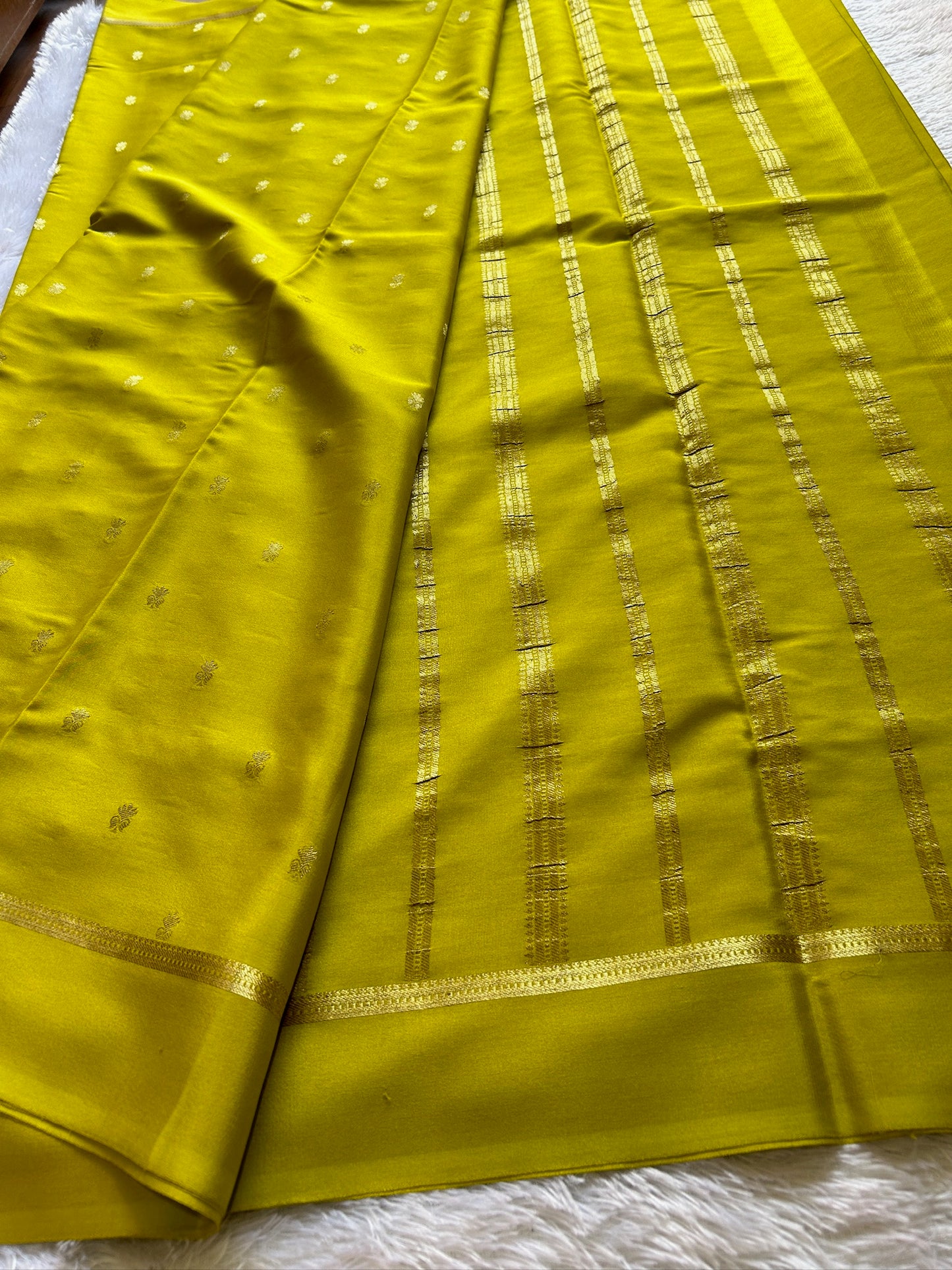 Sahana: Solid olive