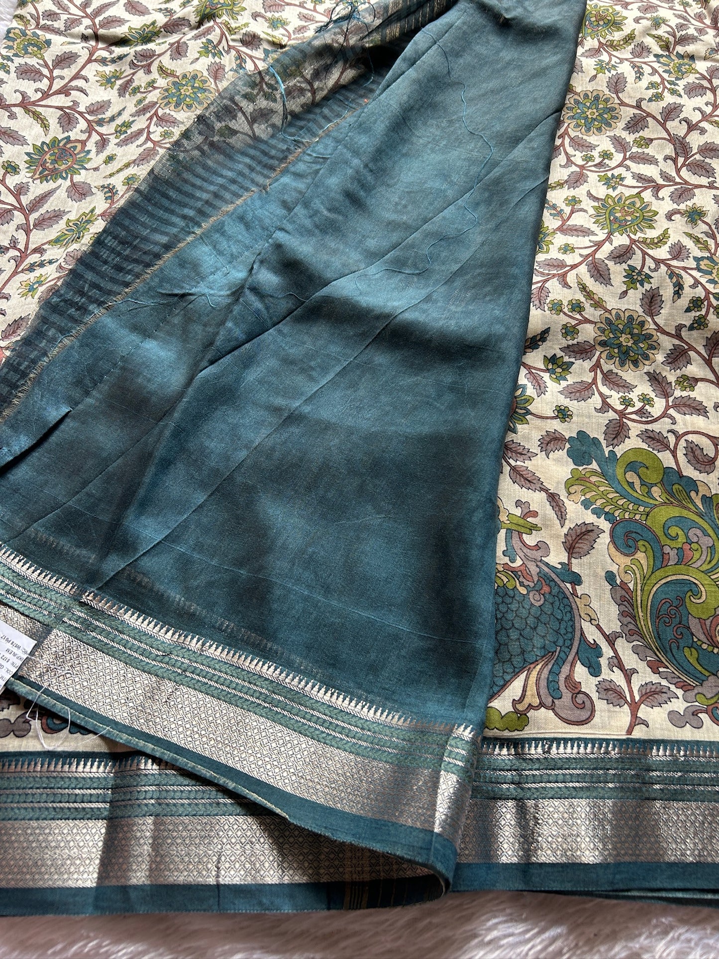 Sarala (2D) : Off white-dark teal blue