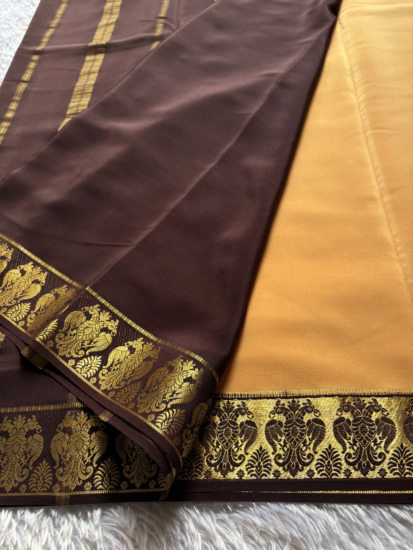 Veera (2D) : Creamish beige-chocolate brown