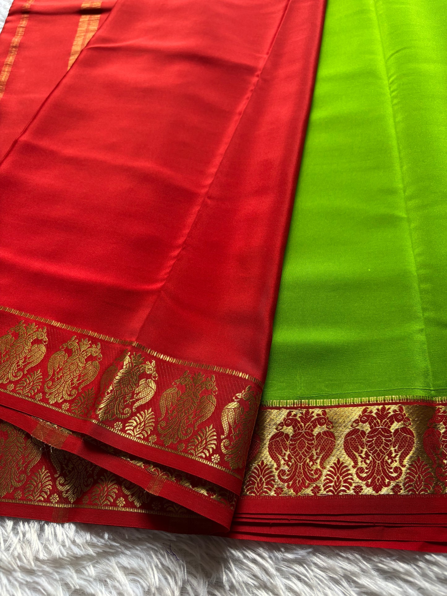 Veera (2D) : Parrot green-red