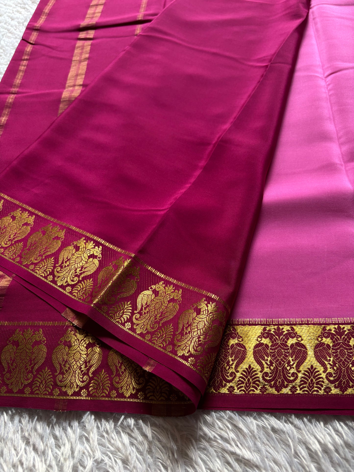 Veera (2D) : Candy pink-Deep magenta