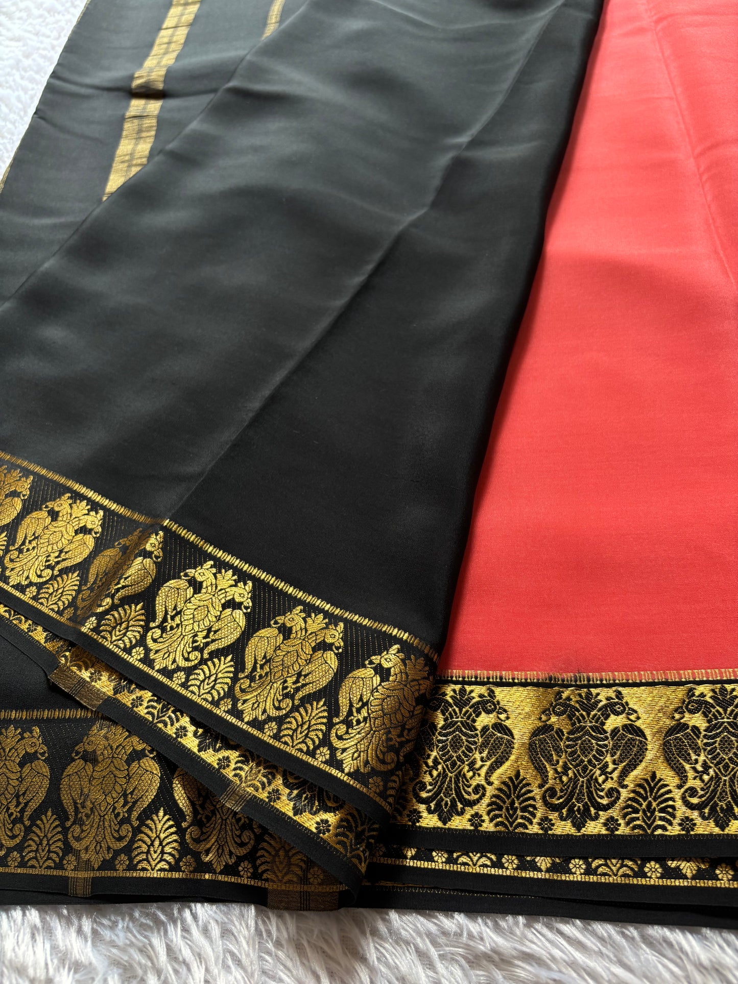 Veera (2D) : Coral pink-black