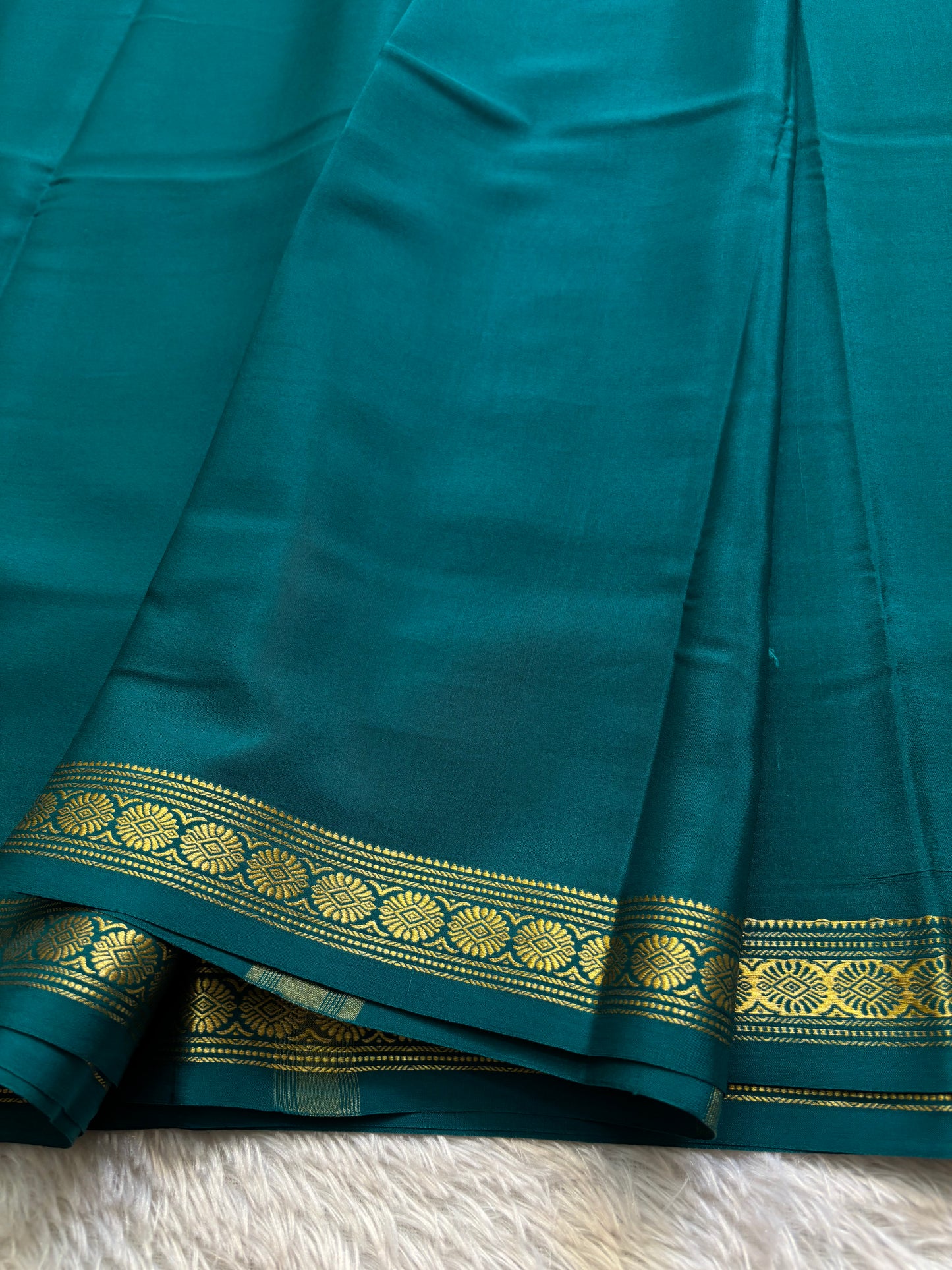 Chandrika : Solid Teal blue