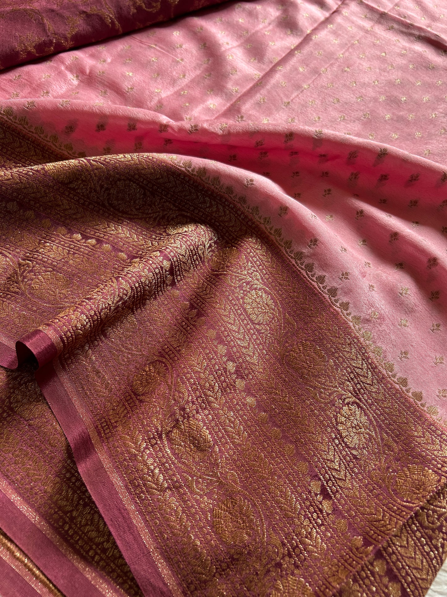 Soft Crepe Banarasi (2D) : Baby pink-pinkish brown