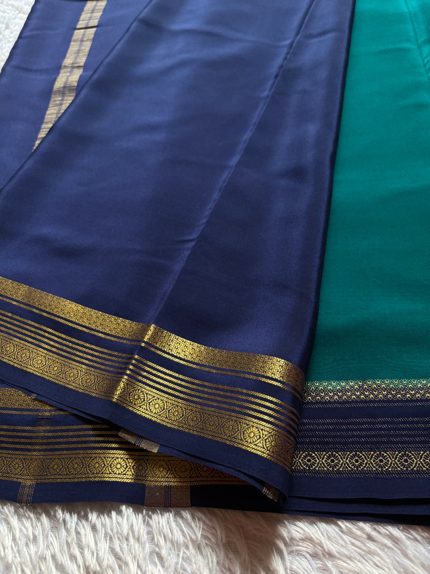 Bhoomi (2D) : Teal green-navy blue