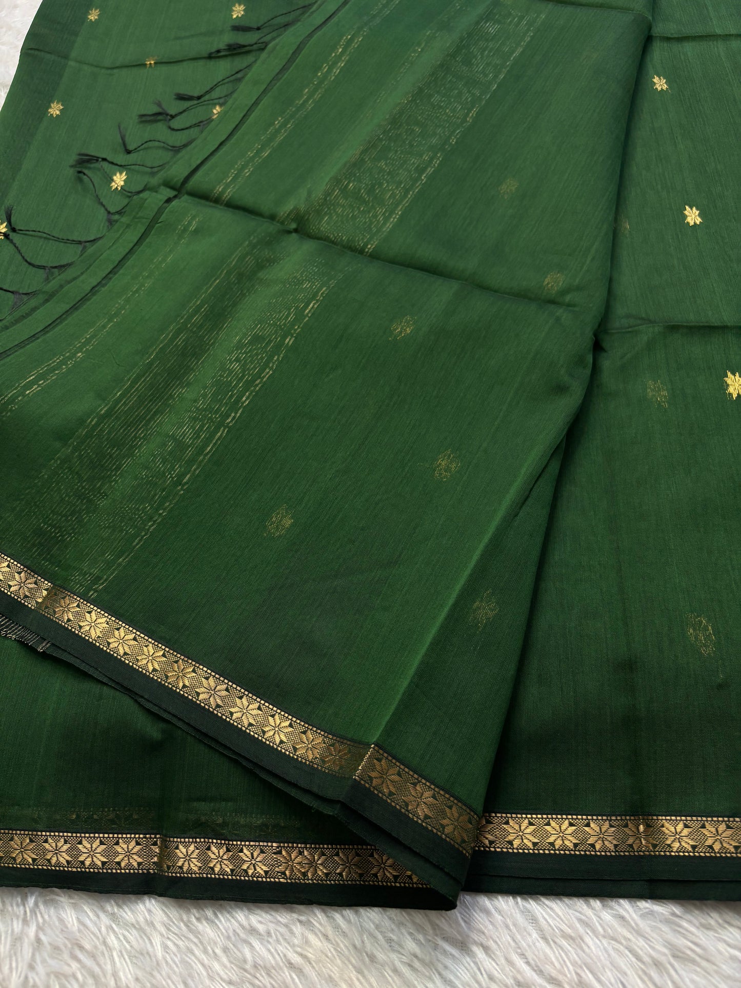 MCS103 : Solid Dark green