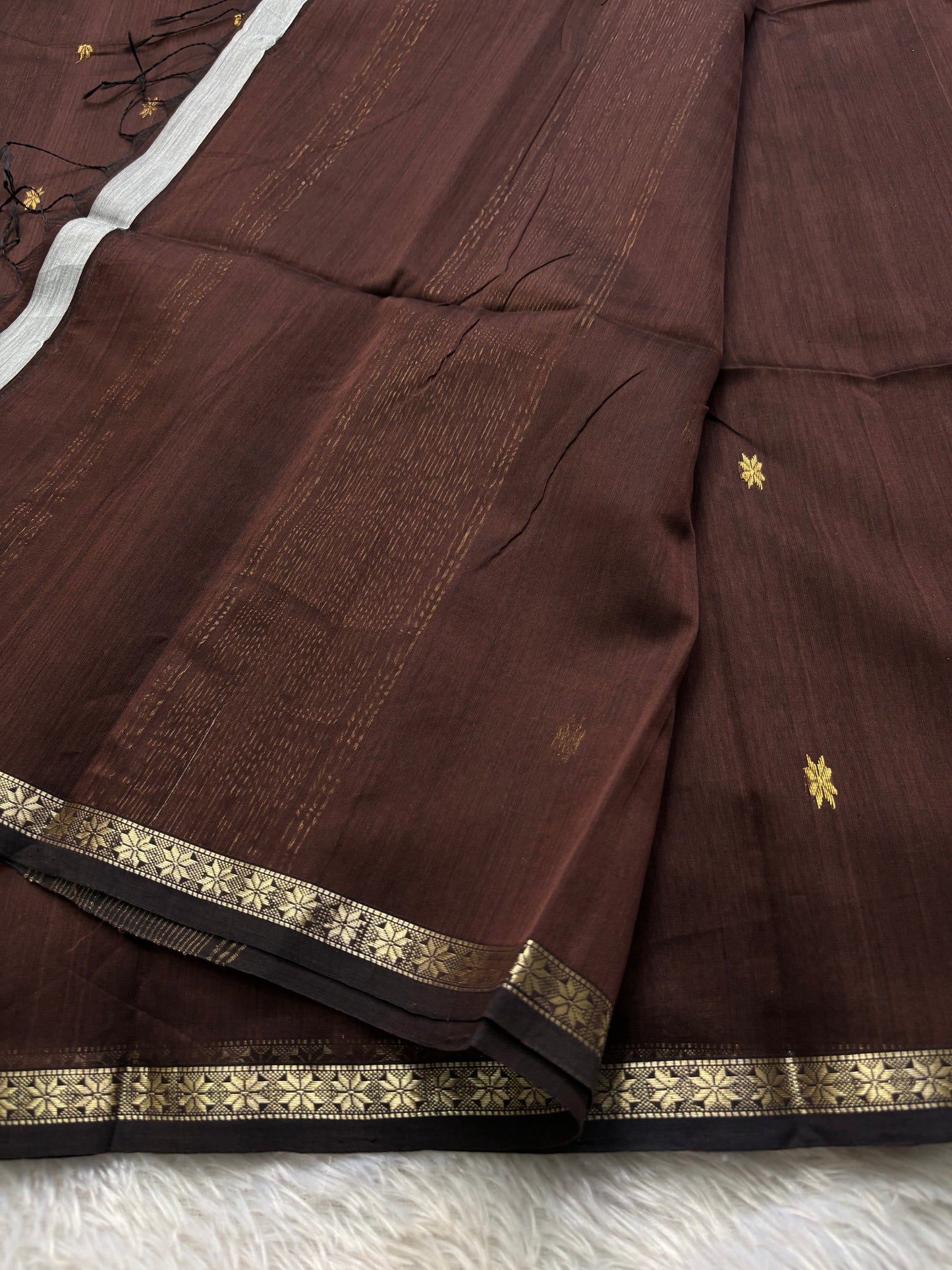 MCS103 : Solid Brown