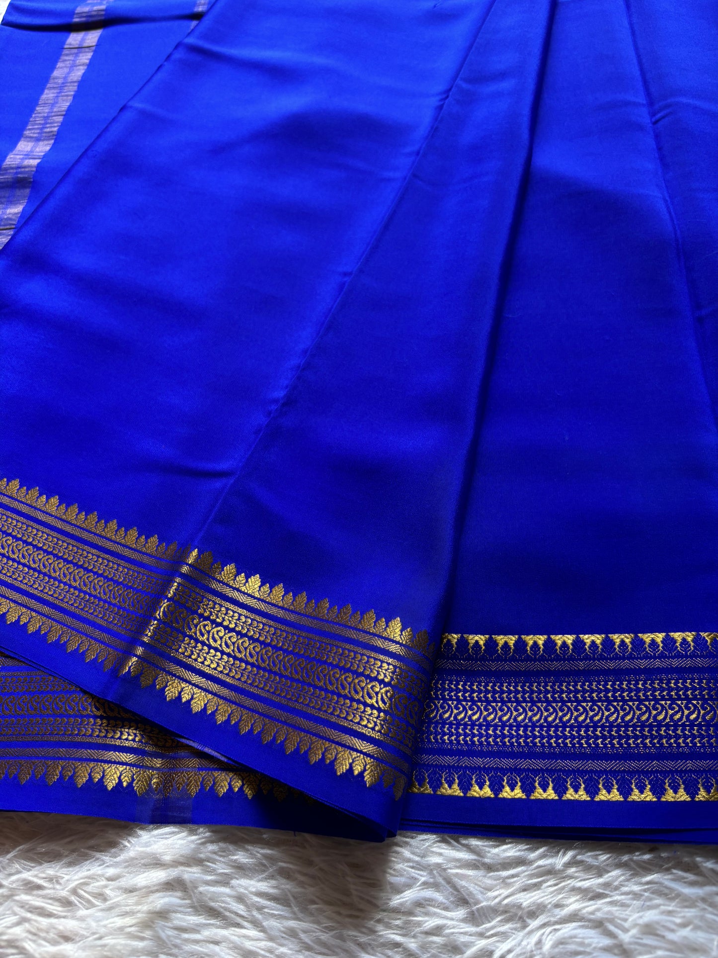 Komala : Solid Royal blue