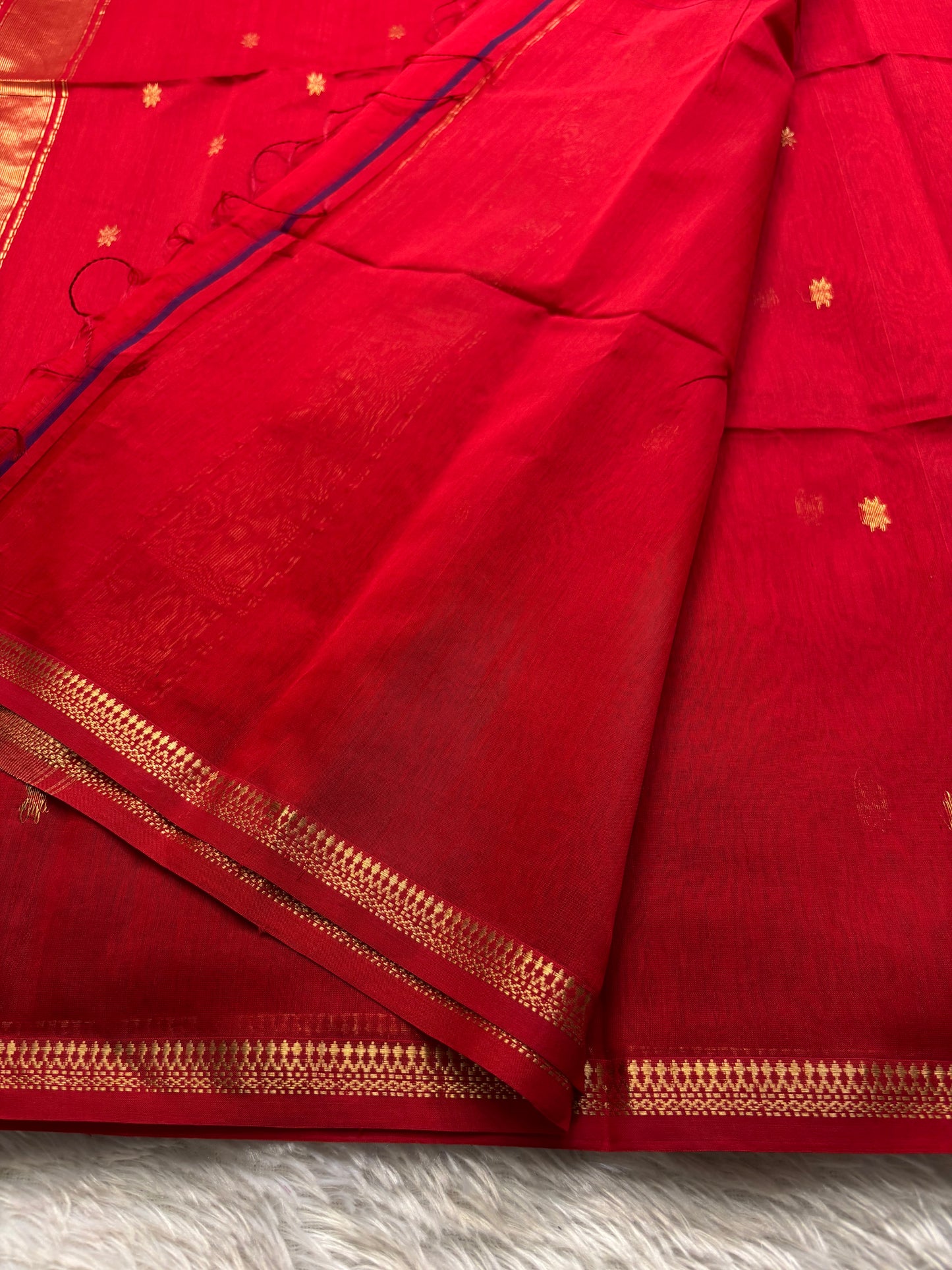 MCS103 : Solid Red