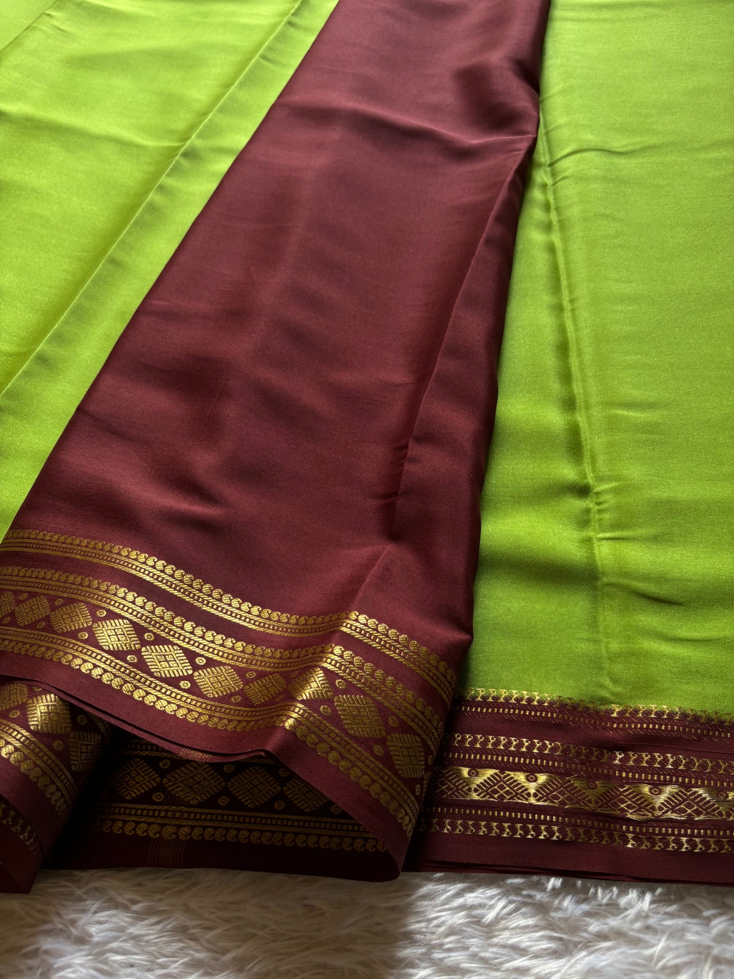 Saanvi (2D) : Mehendi green-chocolate brown