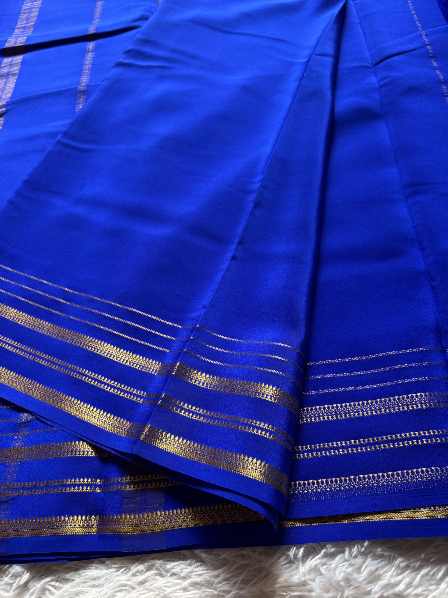 Tanuja : Solid Royal blue