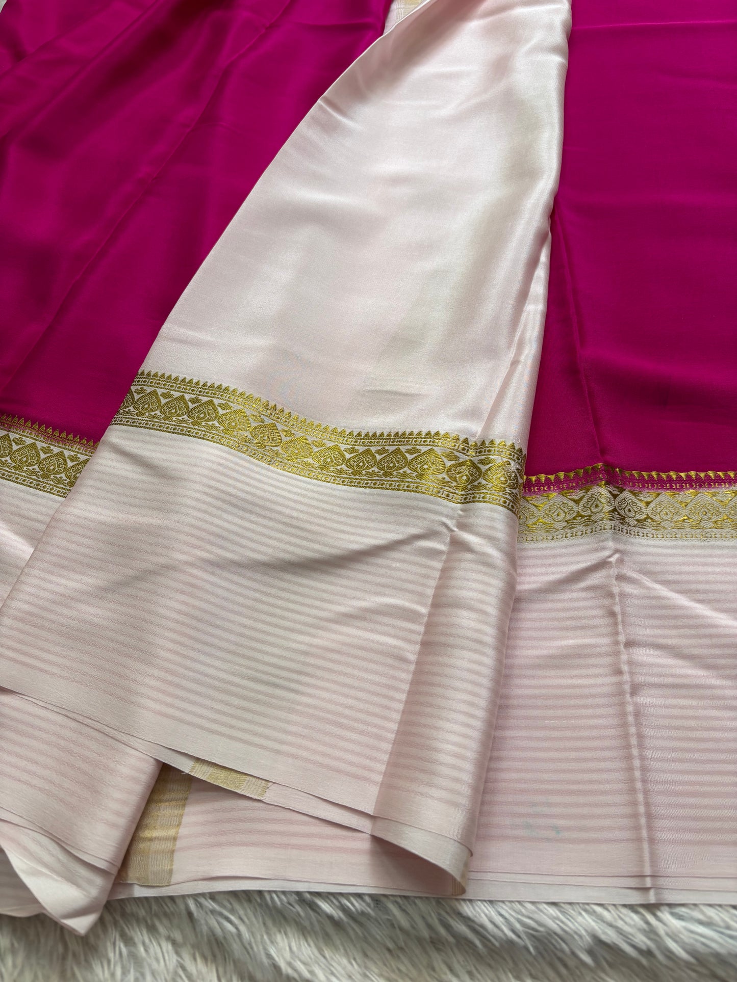 Nisarga (2D) : Dark pink-off white