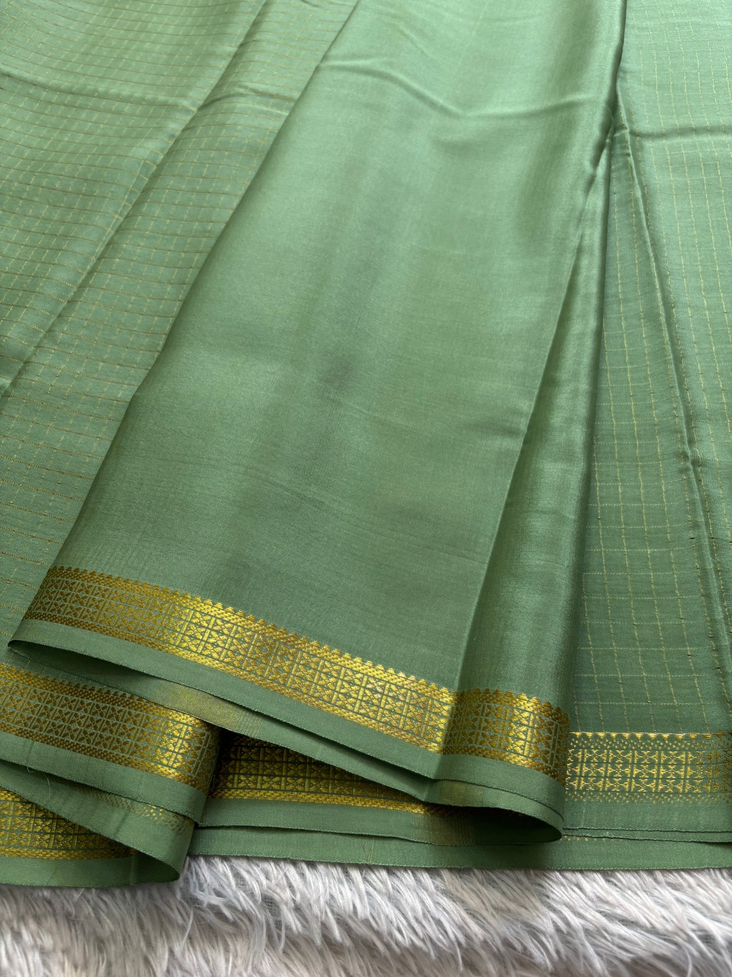 Pavani : Solid Sage green