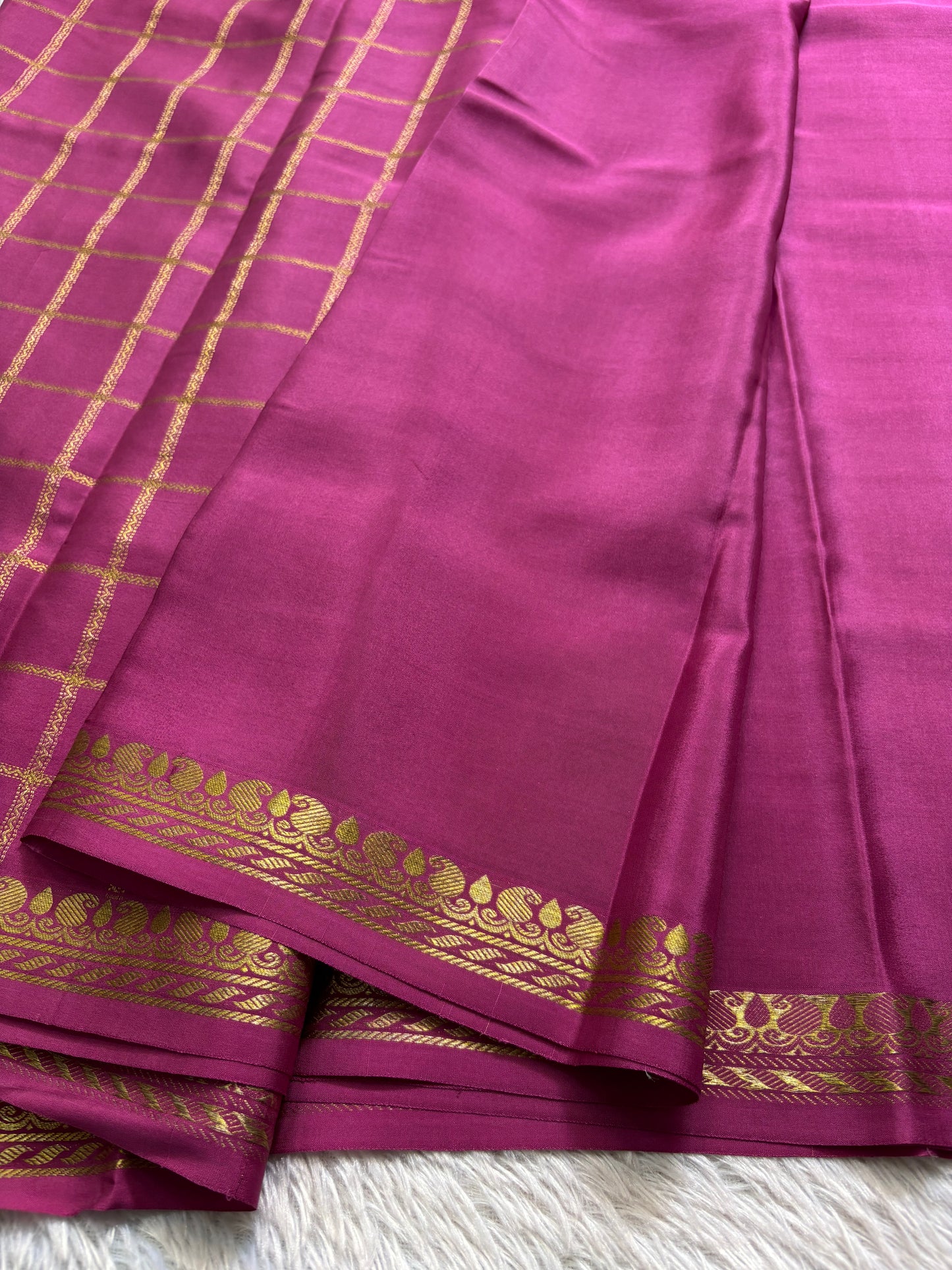 Chaya : Solid Magenta pink