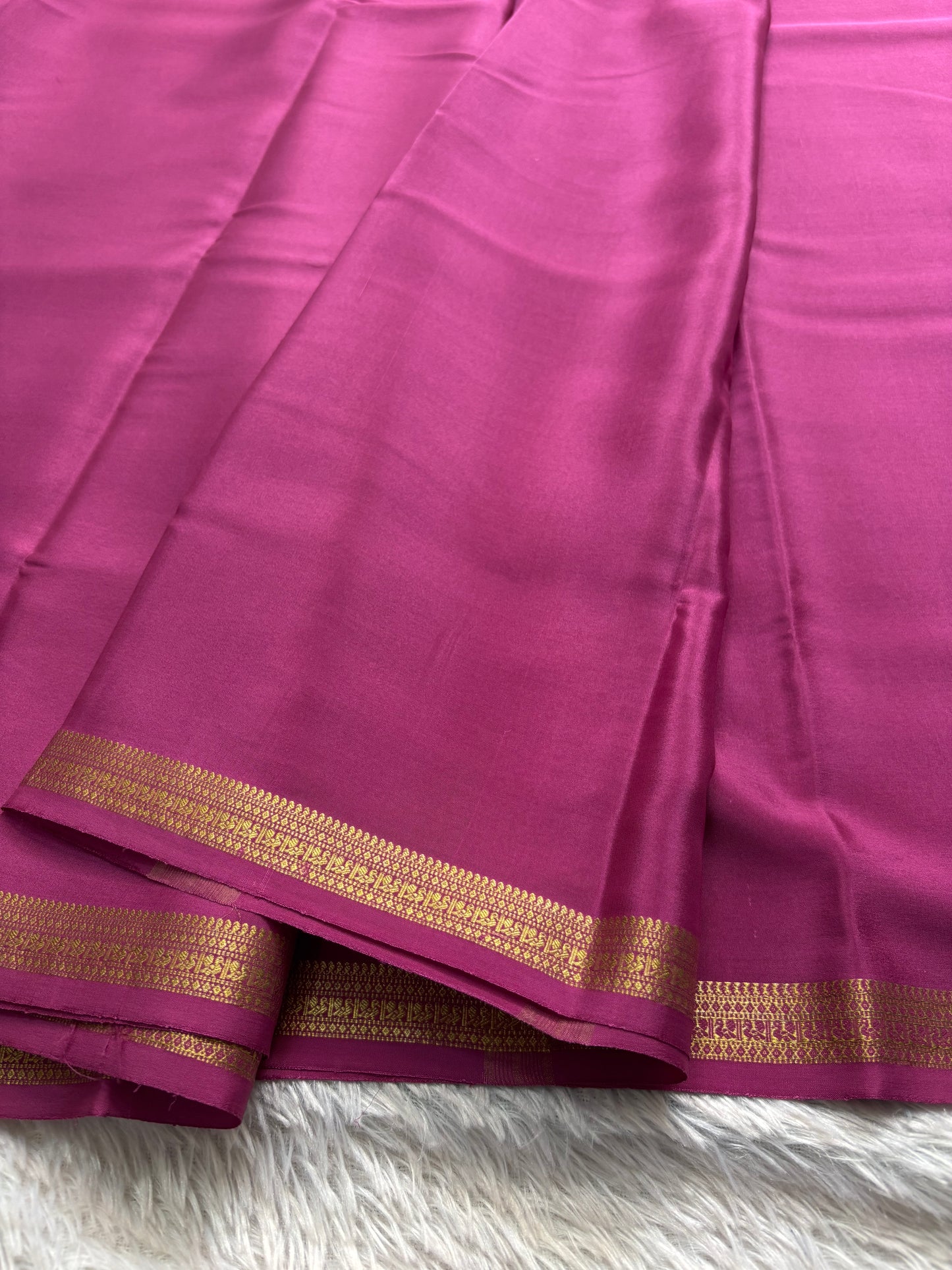 Harshini : Solid Magenta pink