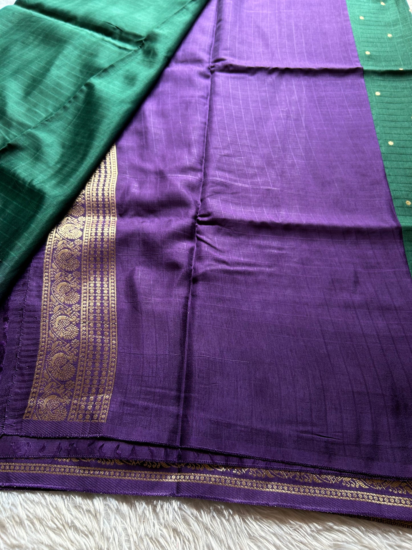 SS111 (2D) : Dark green-violet