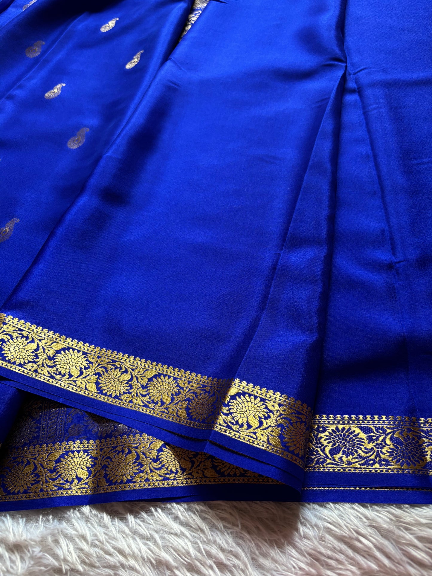 Pallavi : Solid Royal blue