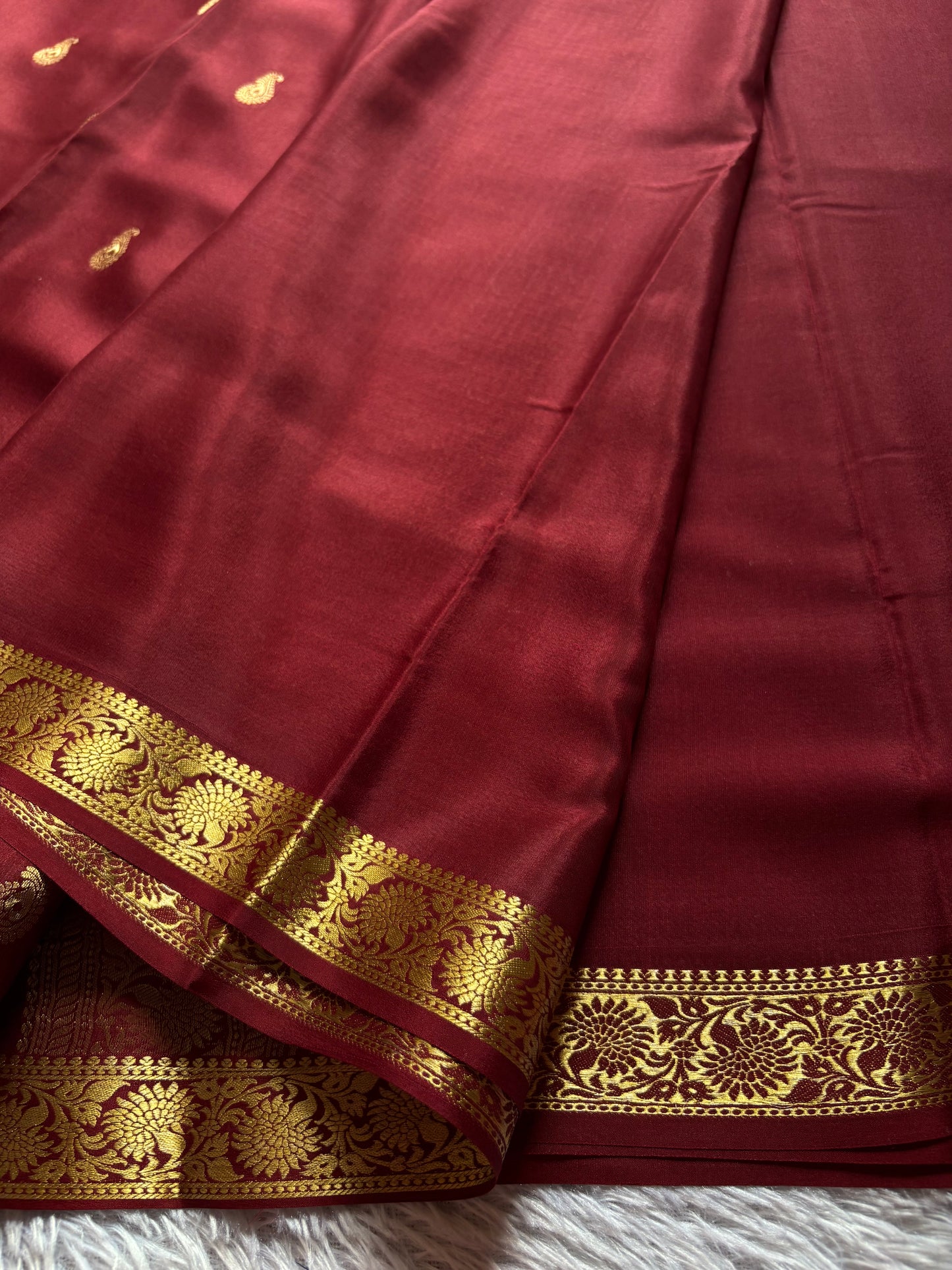 Pallavi : Solid Maroon