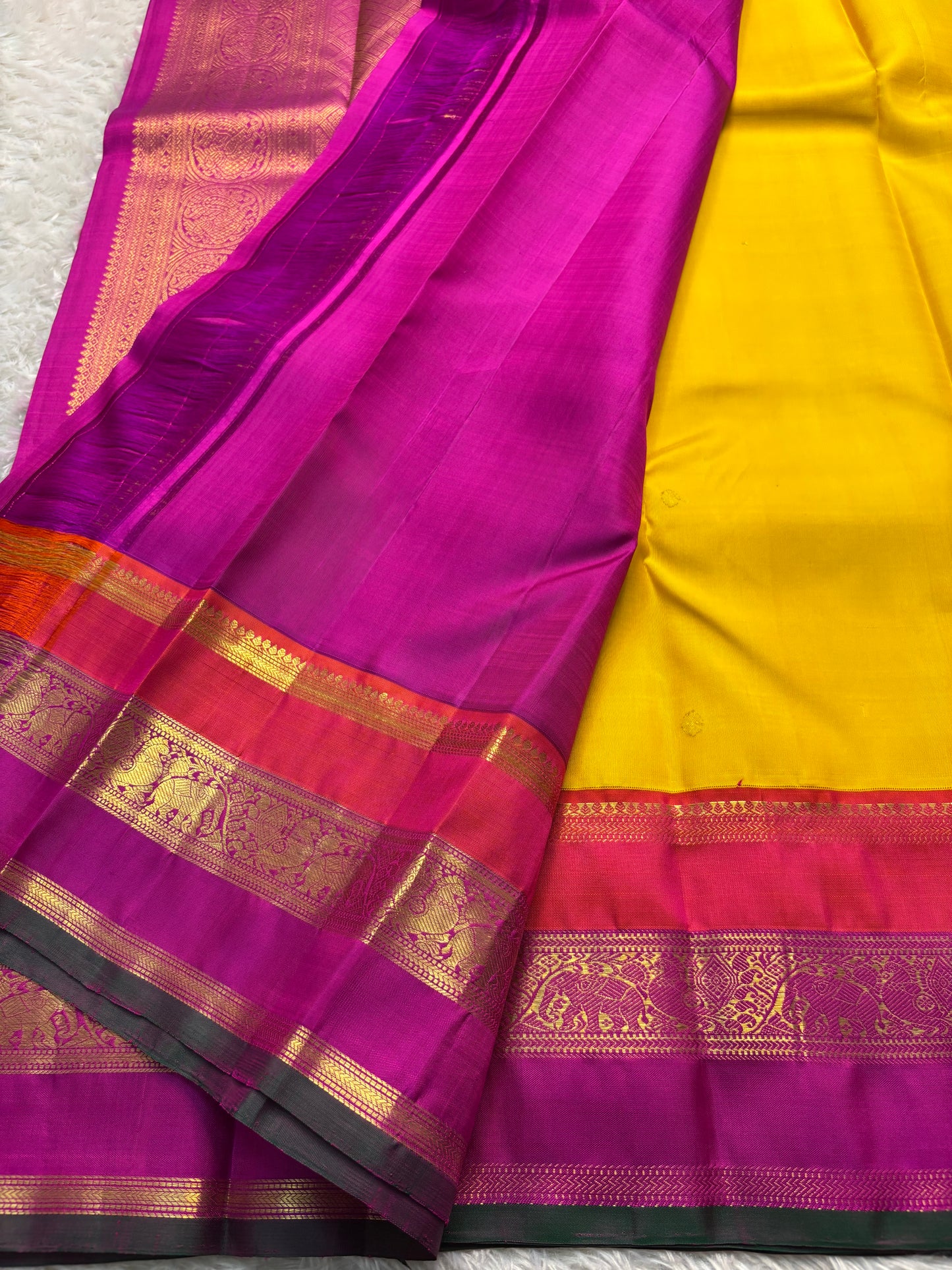 Kankana (3D) : Golden yellow-rust red-magenta