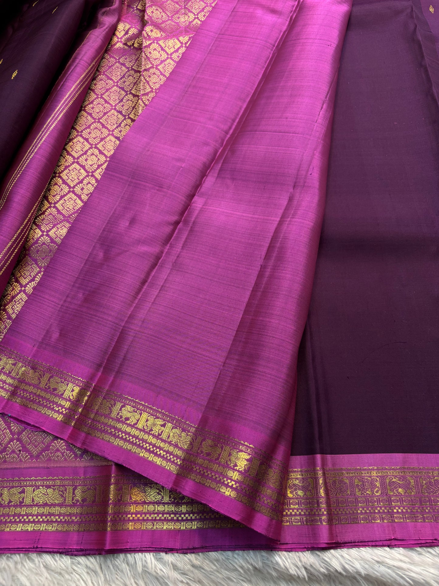 Sundari (2D) : Dark wine-magenta