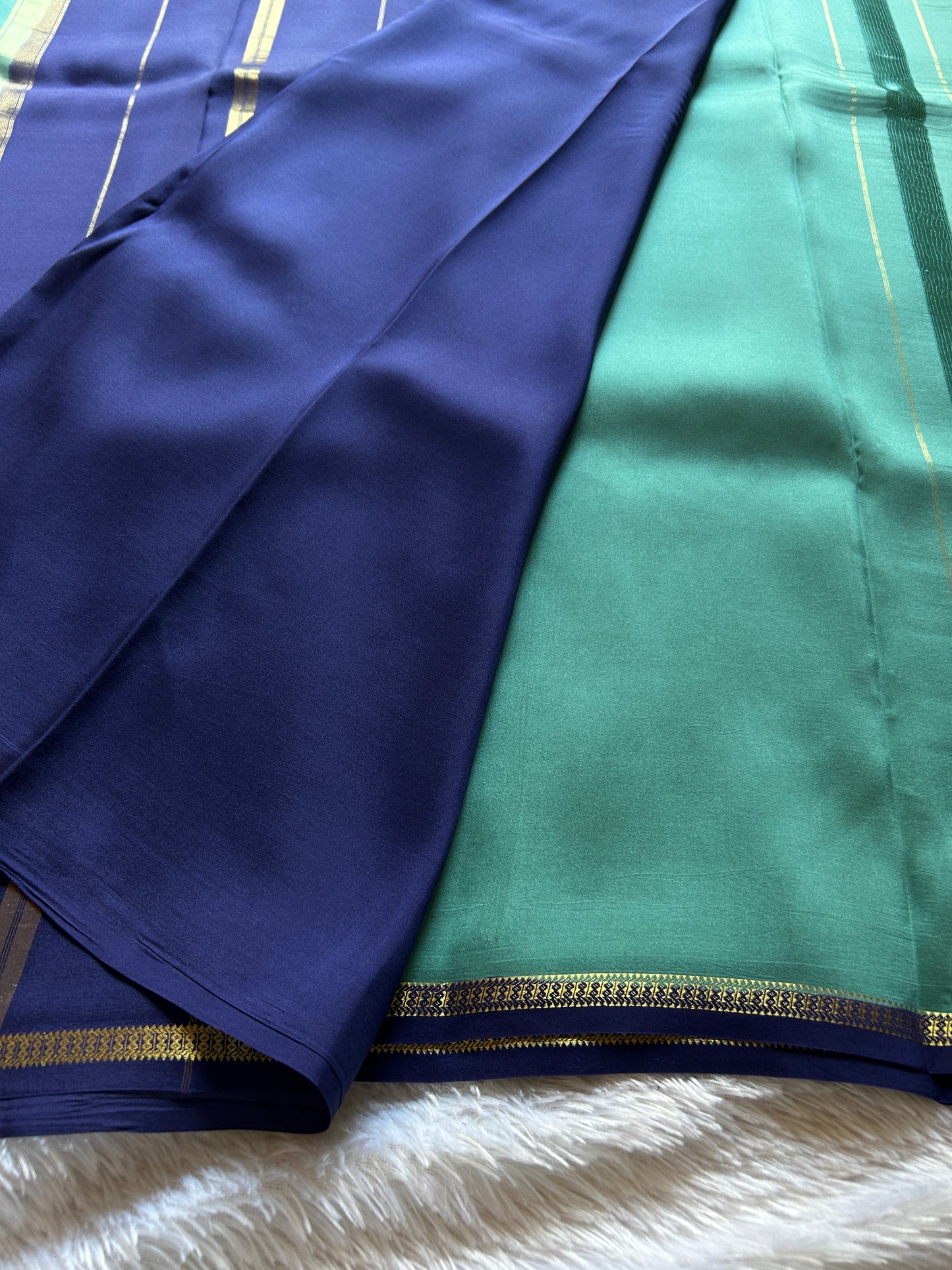 Mangala (2D) : Mint green-navy blue