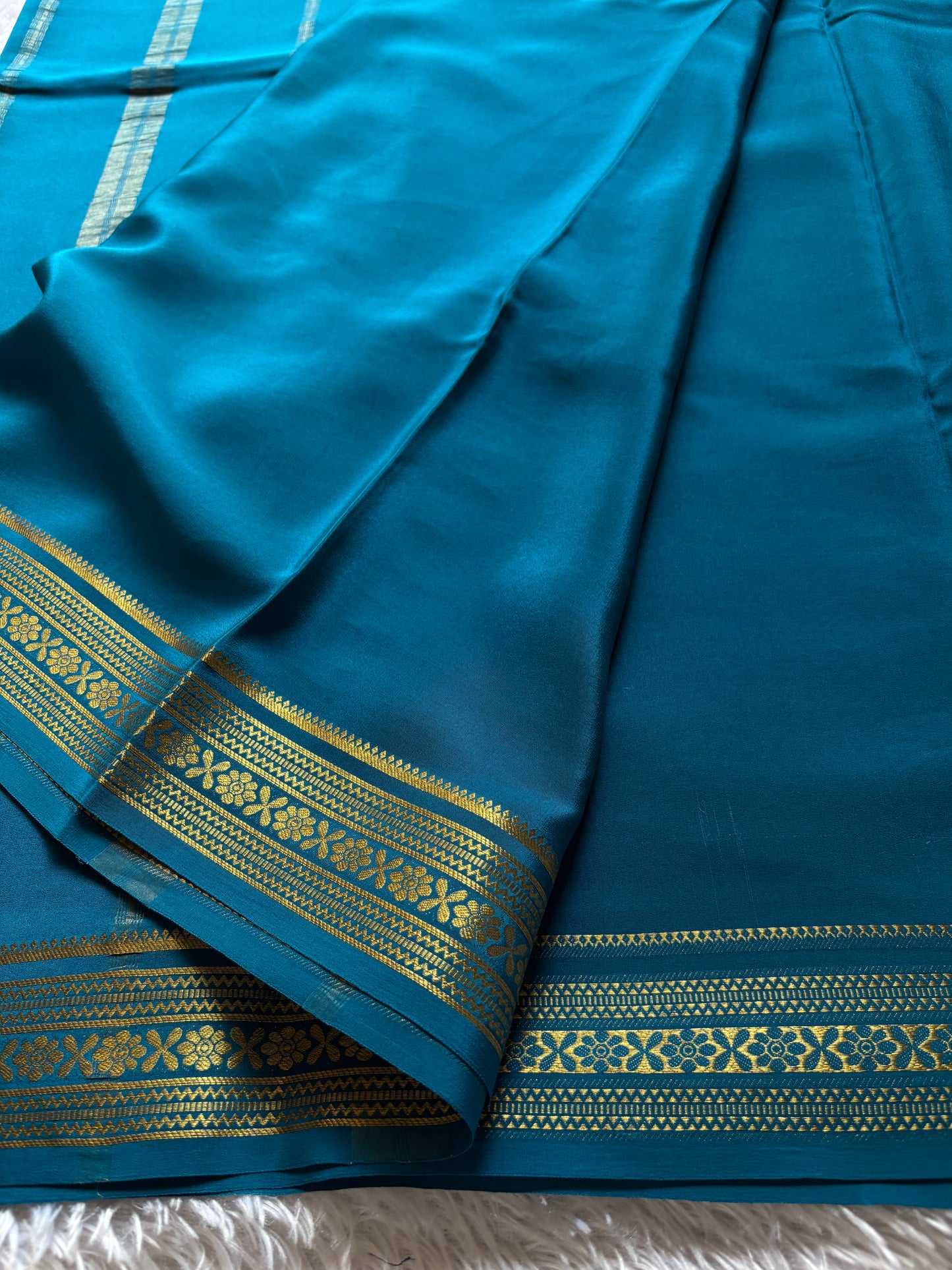 Kanthi : Solid Teal blue