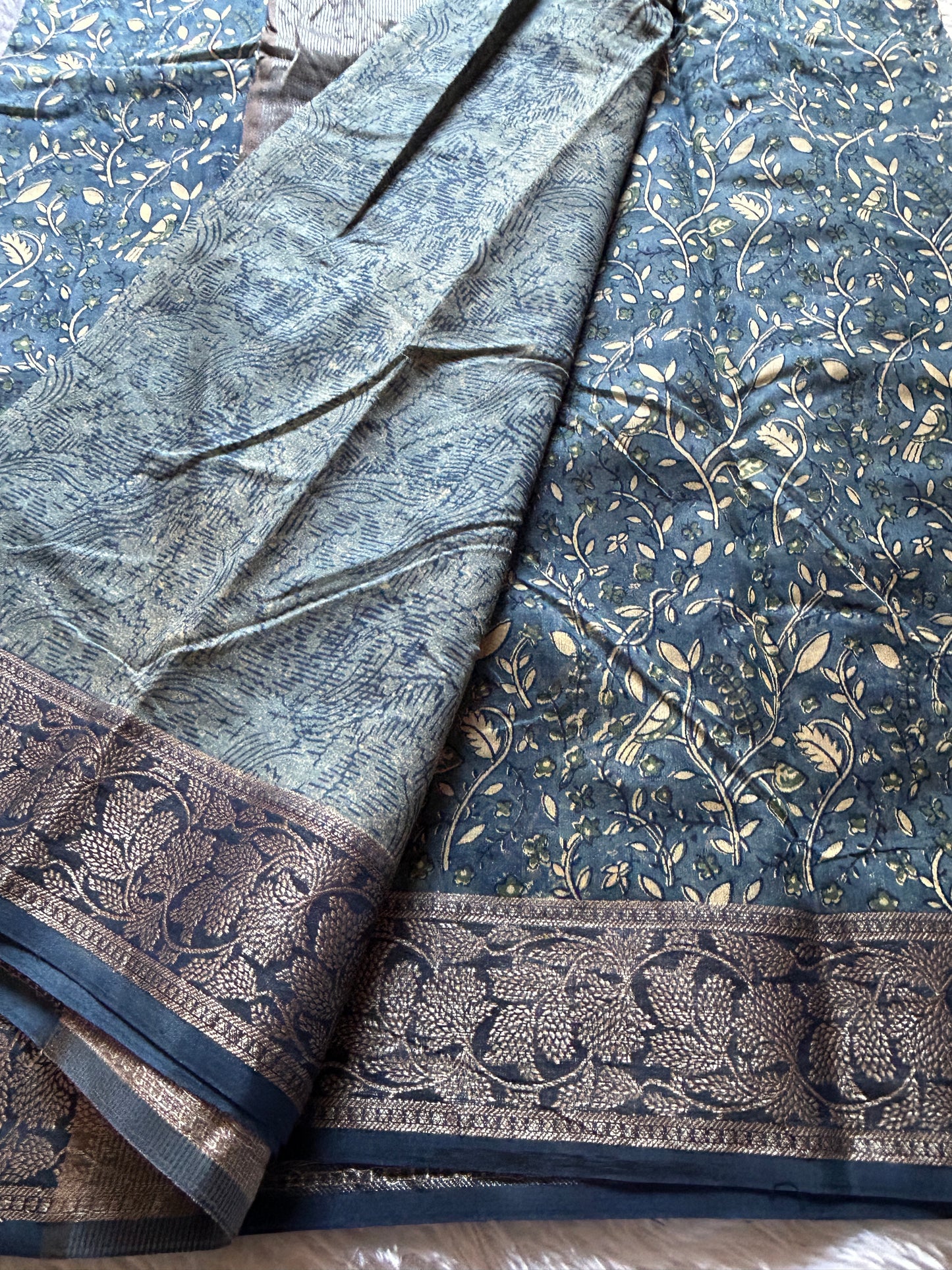 Sarala (2D) : Blue grey-dark teal