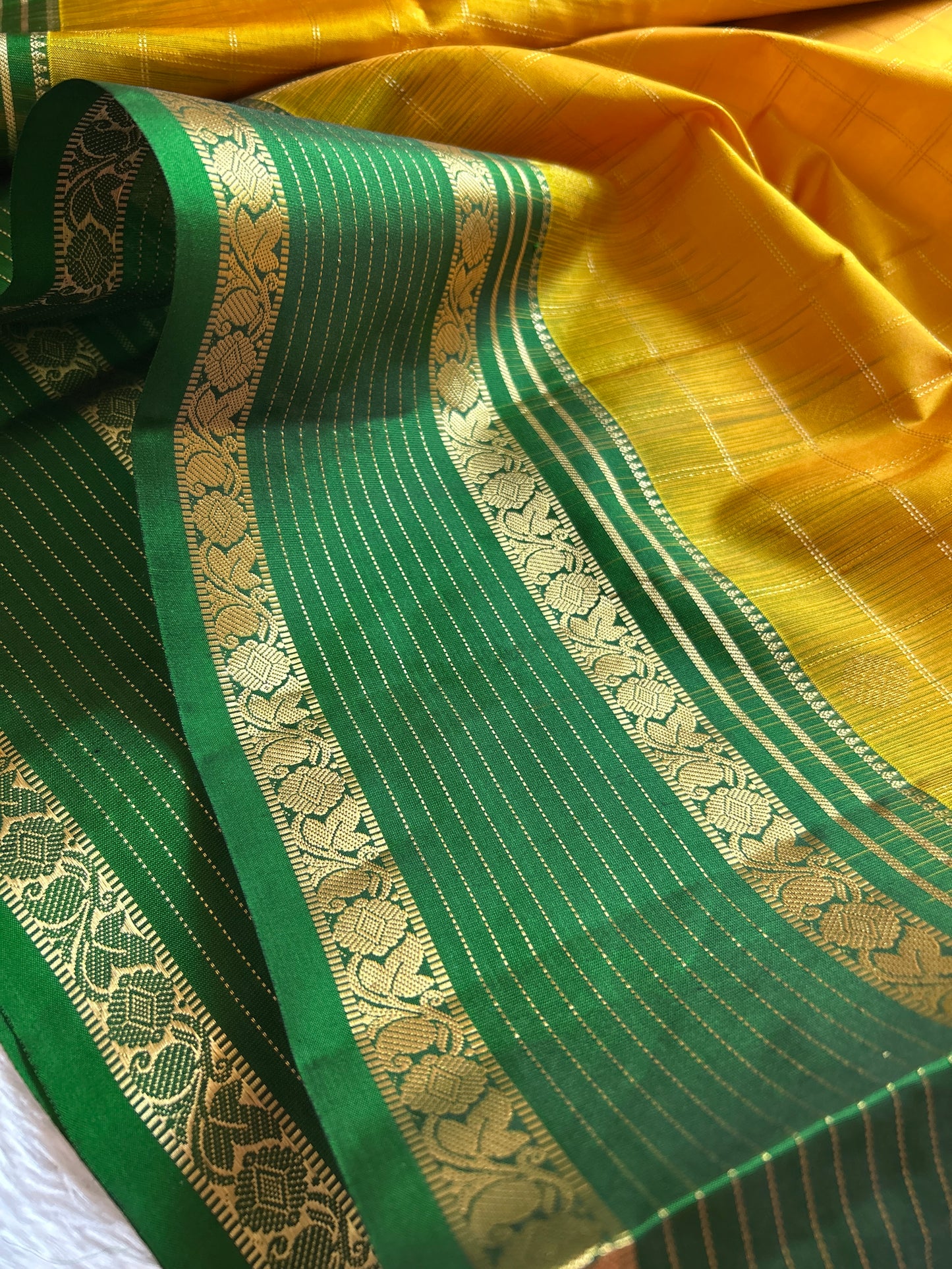 Gomathi (2D) : Golden yellow-bottle green