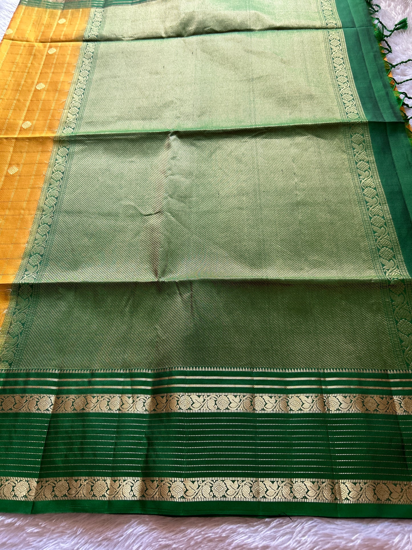 Gomathi (2D) : Golden yellow-bottle green