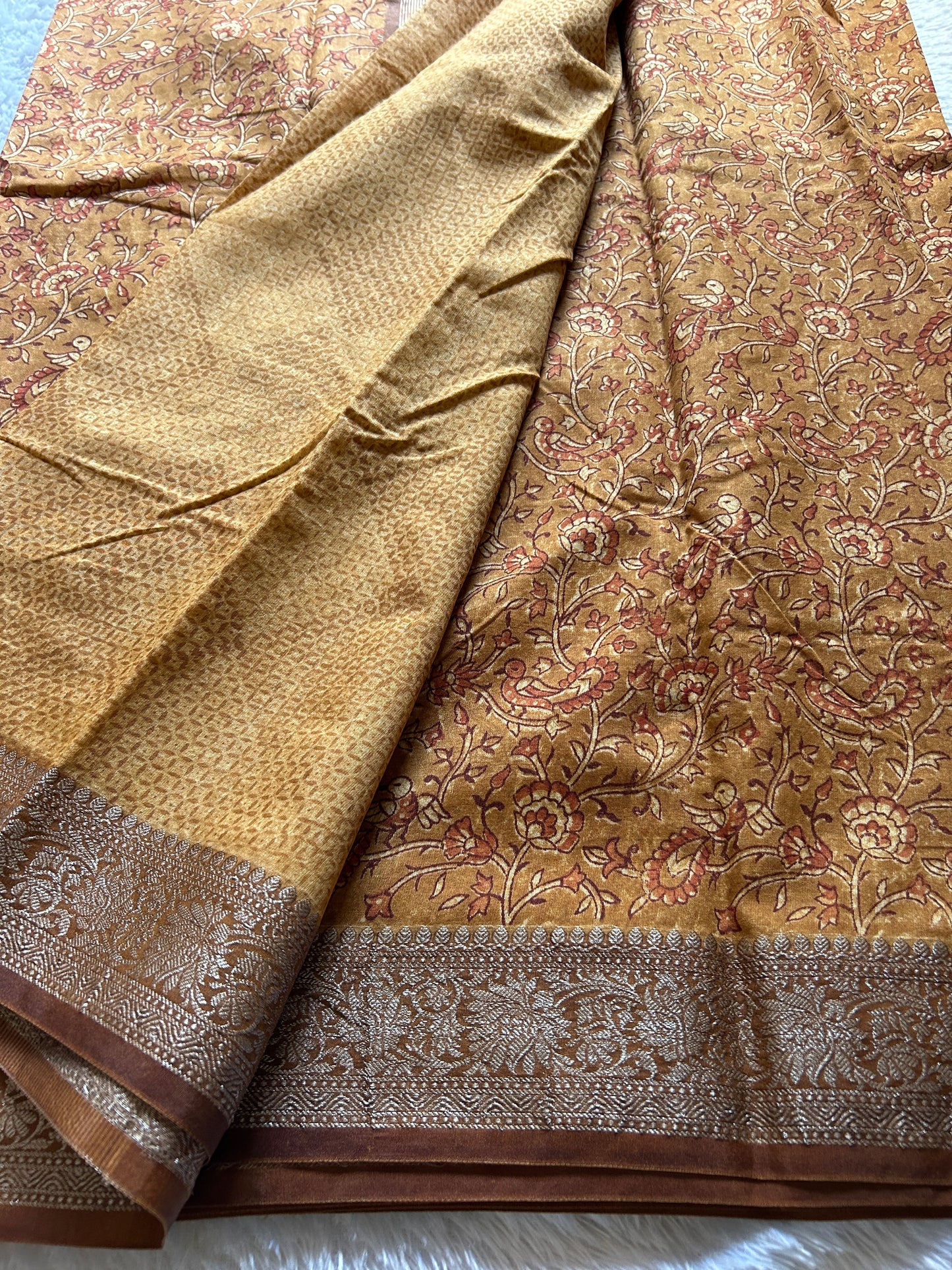 Sarala (2D) : Golden yellow-mustard