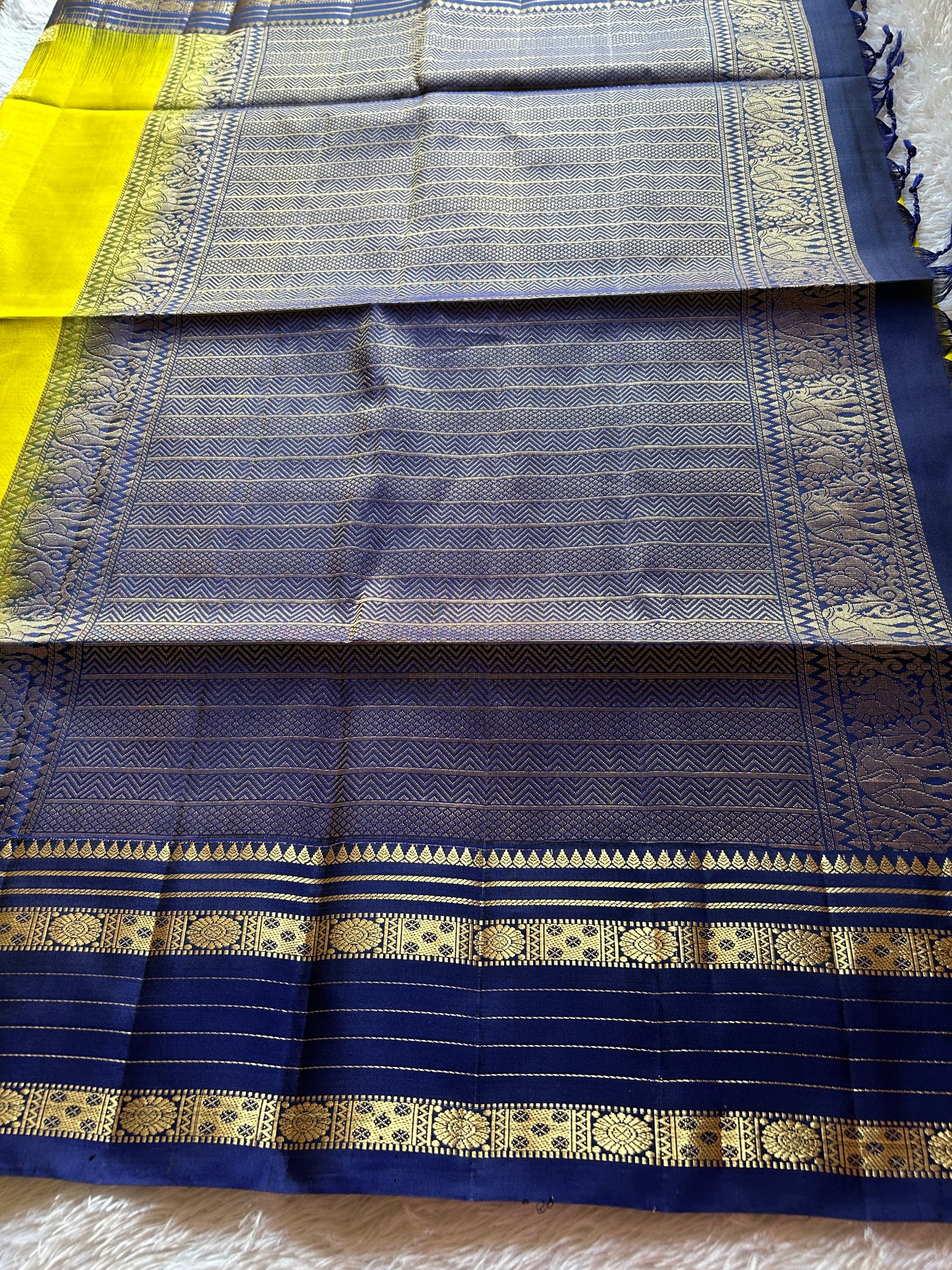 Janani (2D) : Lemon yellow-navy blue