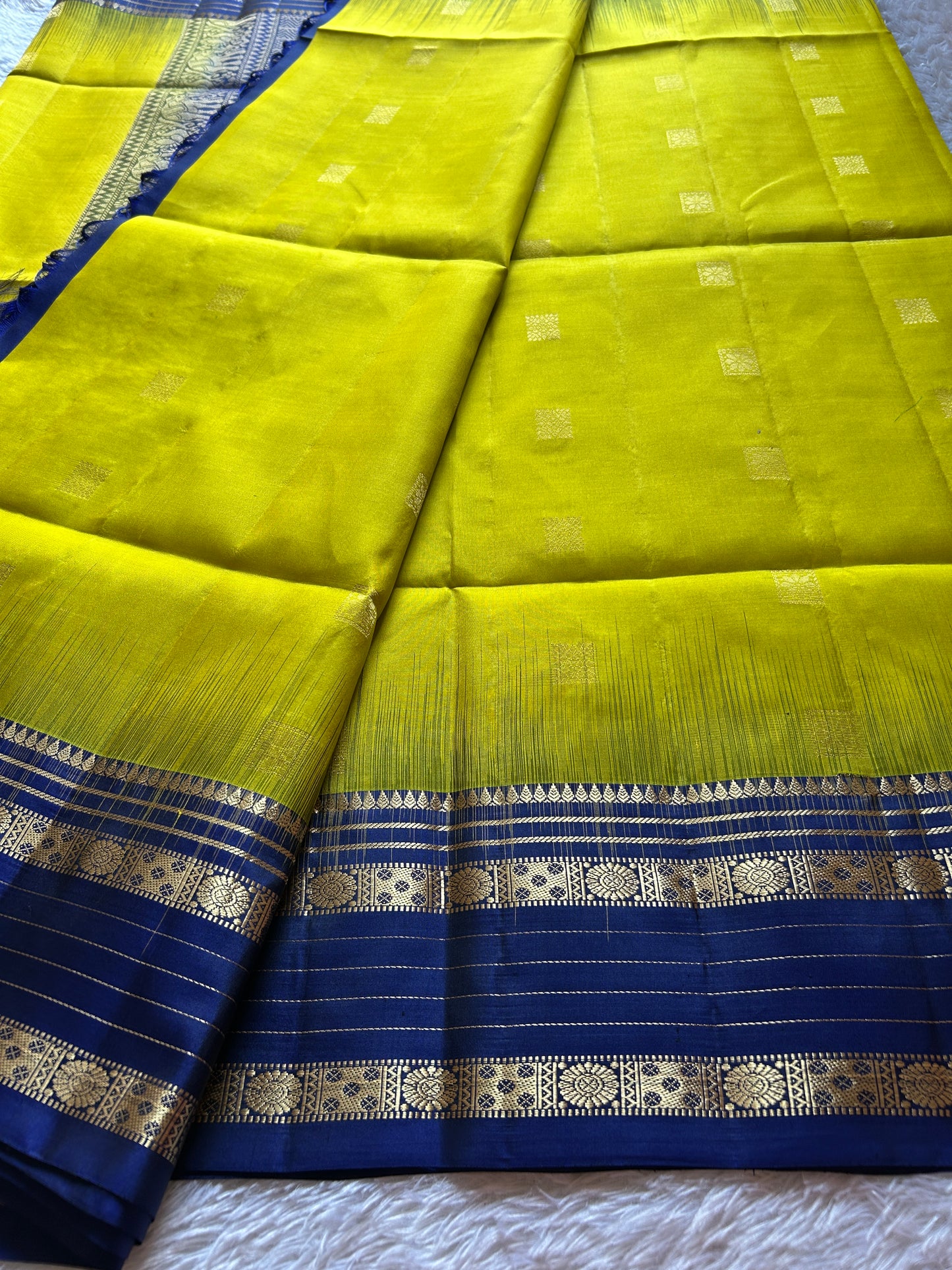 Janani (2D) : Lemon yellow-navy blue