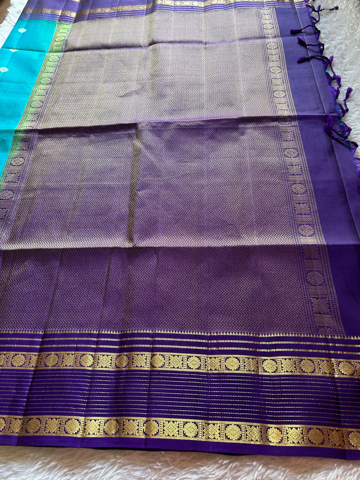Janani (2D) : Turquoise-navy blue