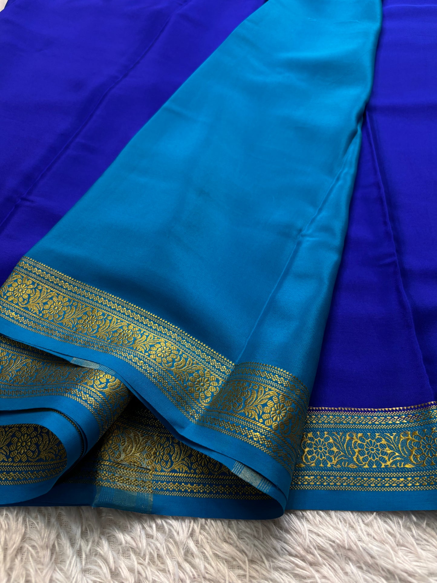 Anagha (2D) : Royal blue-ananda blue