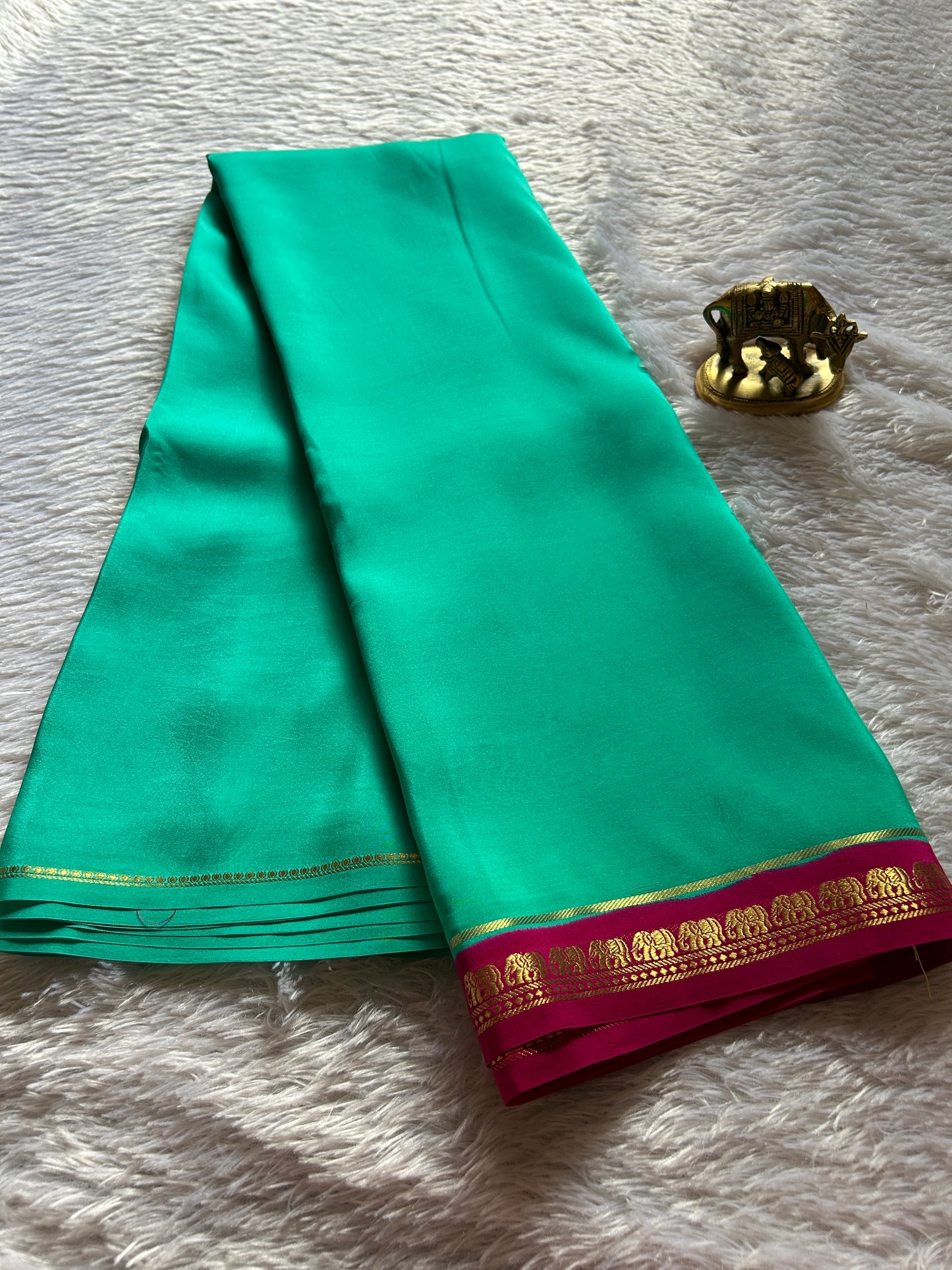 Gowri (2D) : Turquoise-pink