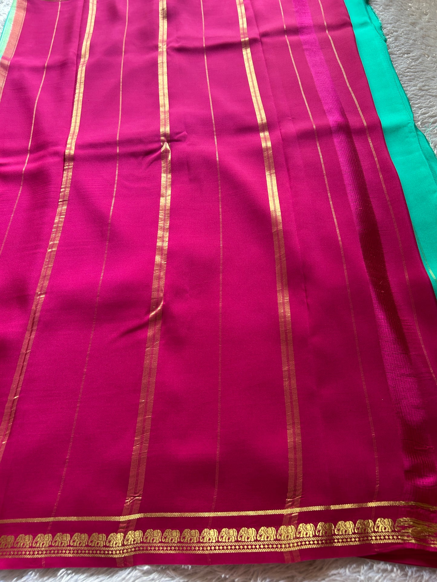 Gowri (2D) : Turquoise-pink