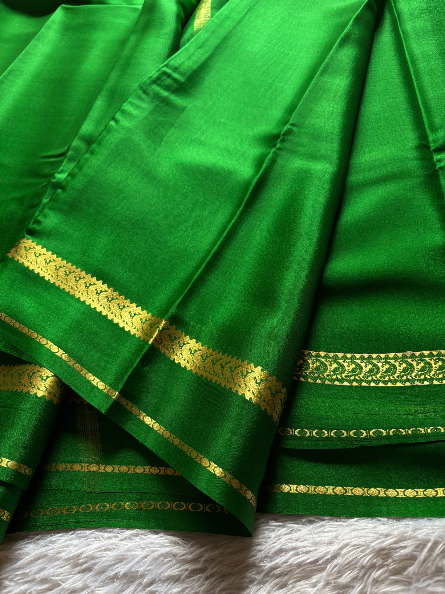 Rachana : Solid Parrot green