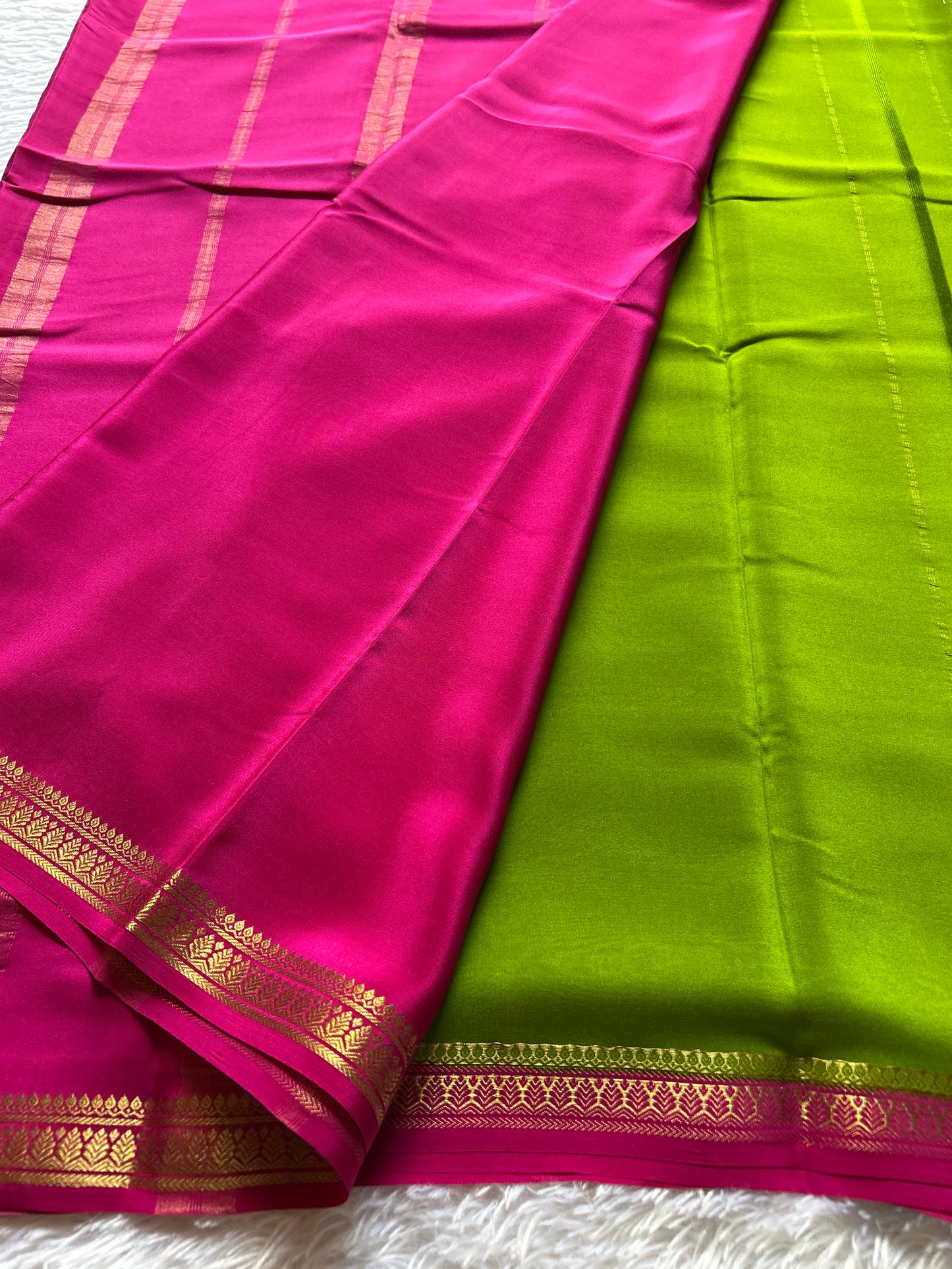 Jyothi (2D) : Mehendi green-pink