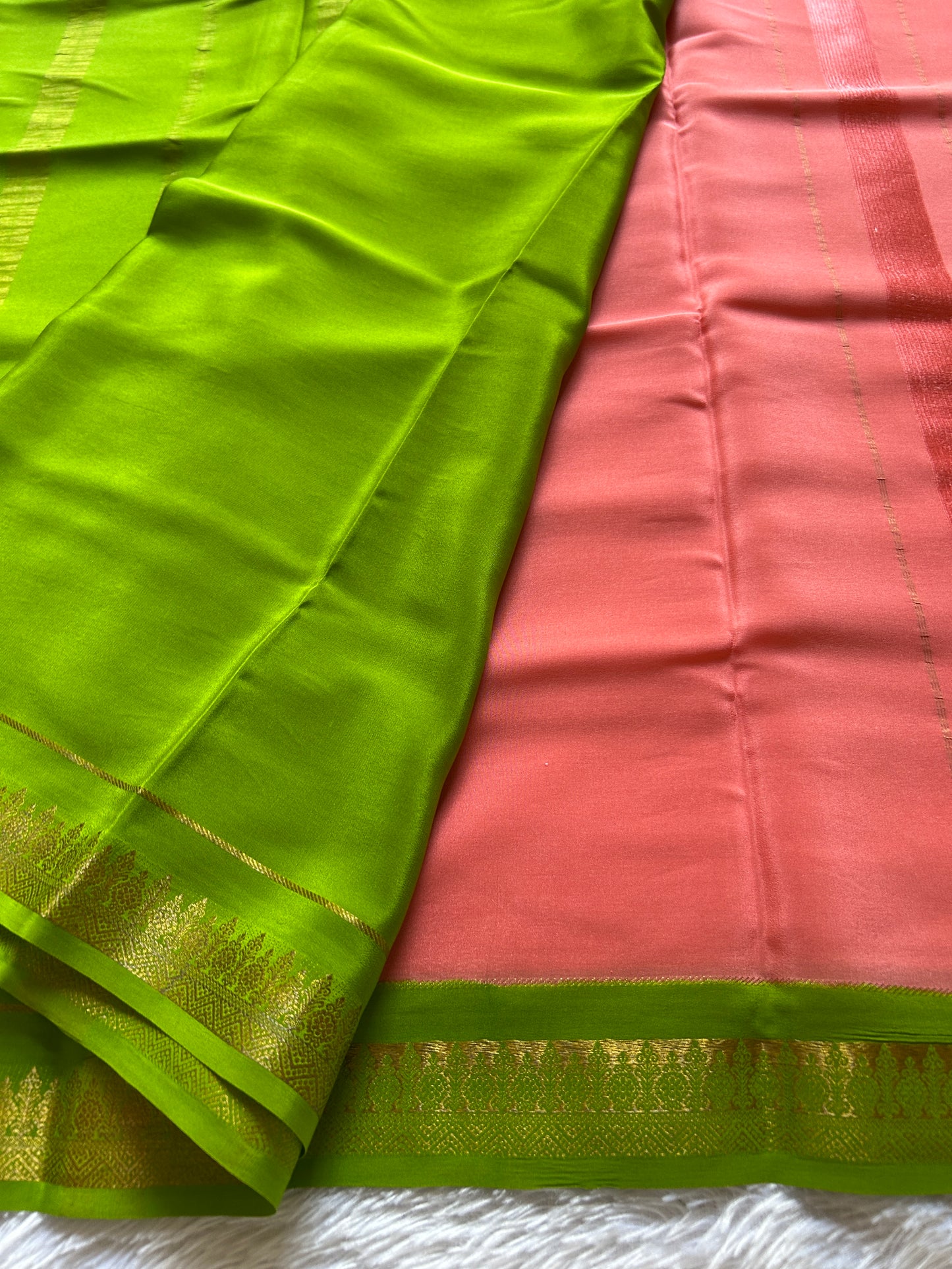 Kanaka (2D) : Peach-mehendi green