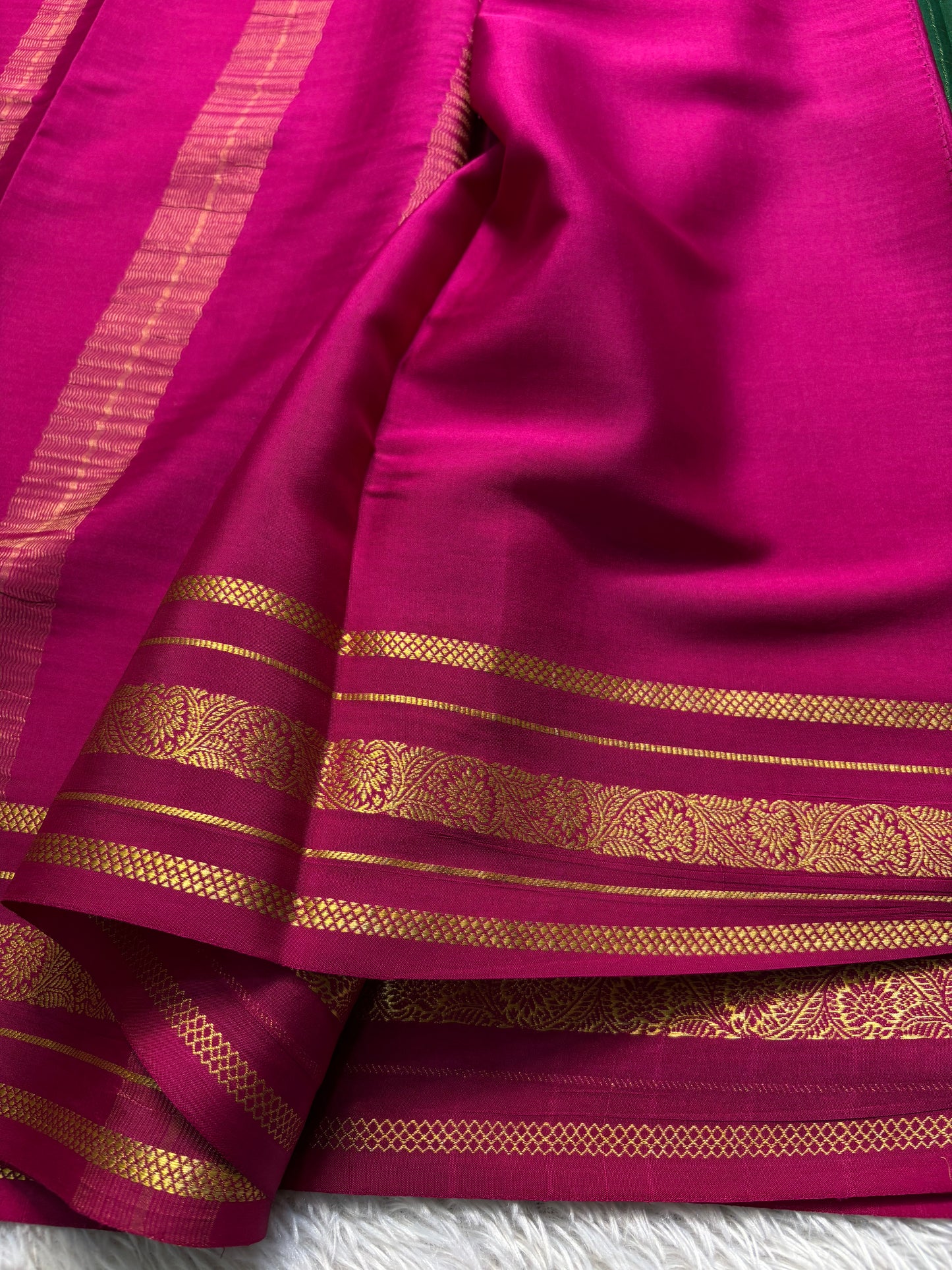 Parnika (2D) : Dark green-rani pink