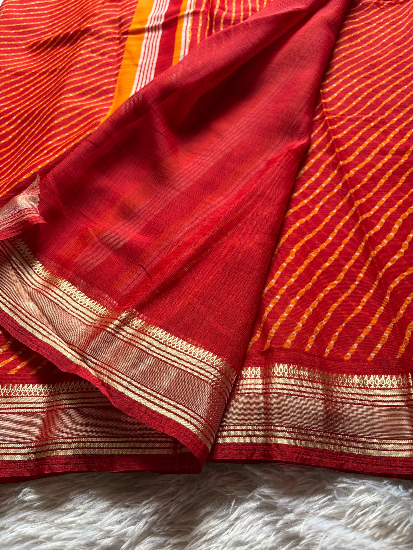 SS110 : Solid Red